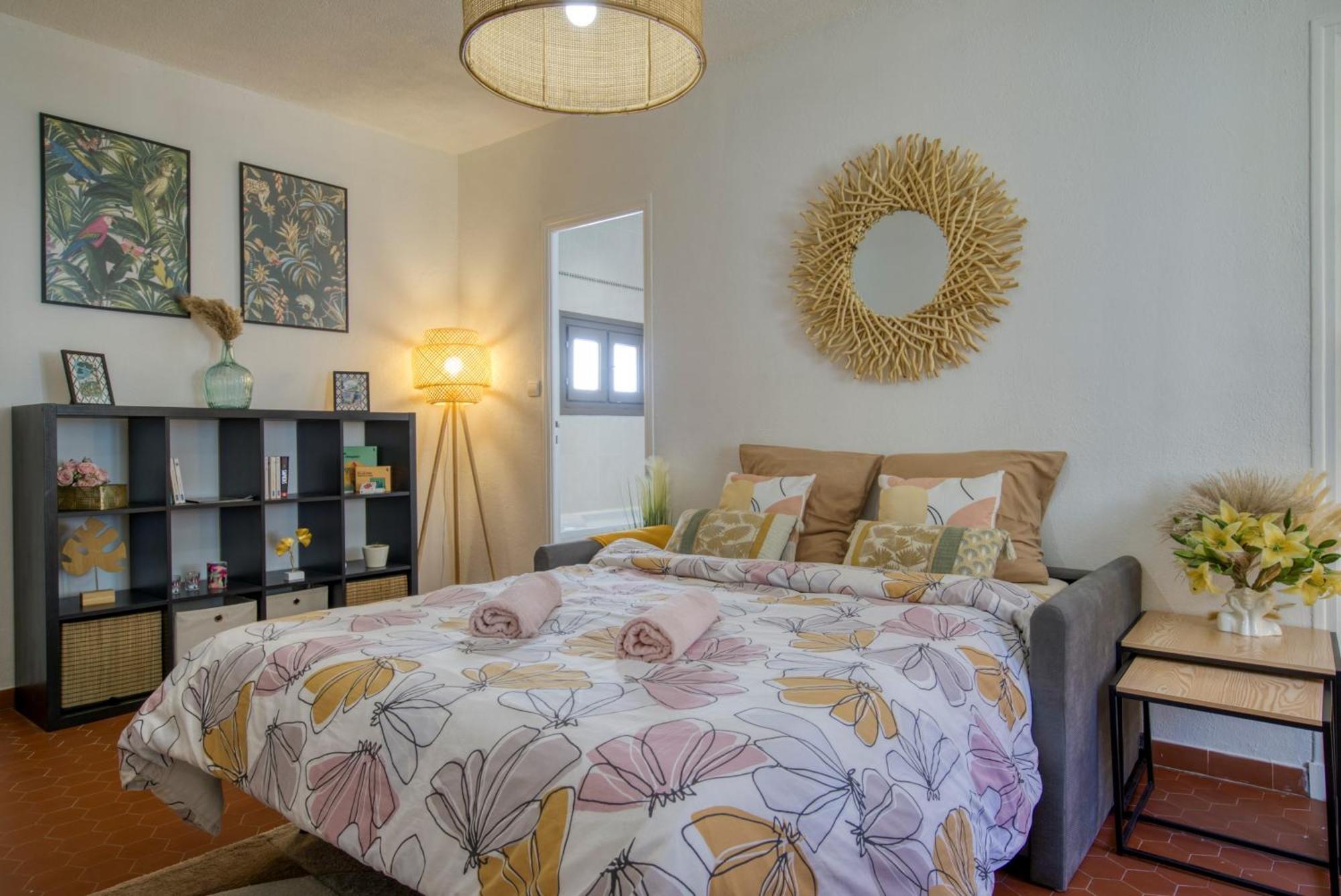 Cosy, Modern, Fully Equipped, Air Conditioning, Historical, Old Town, 1minute Walk From - 