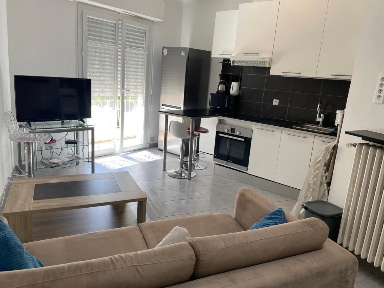 Avenue Des Fleurs Apartment