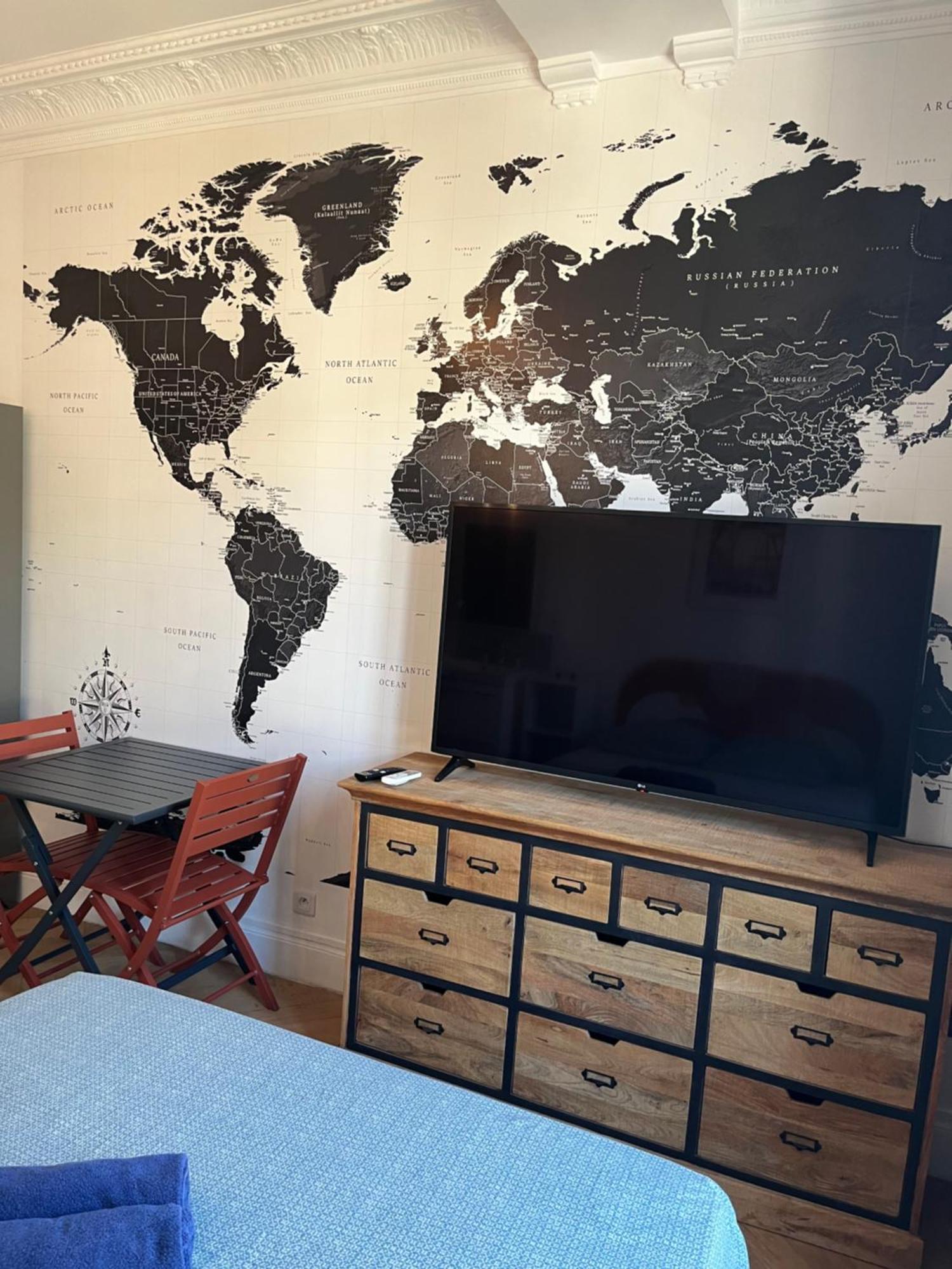 Les De Cedric Iconic Tram Gare Pour Personnes Calmes Homestay