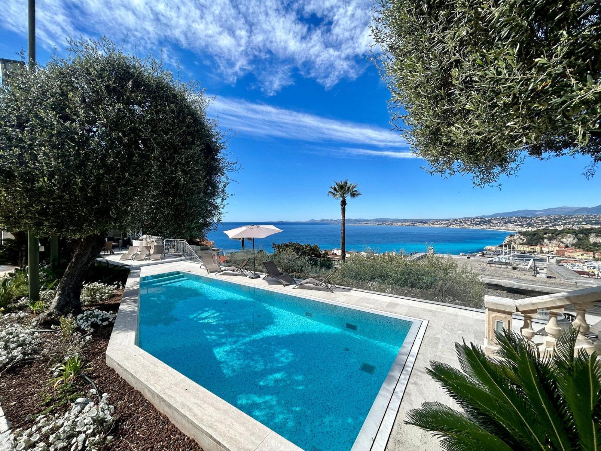 Pousada Luxury At Mont Boron, Swimming Pool Overviewing The Bay *