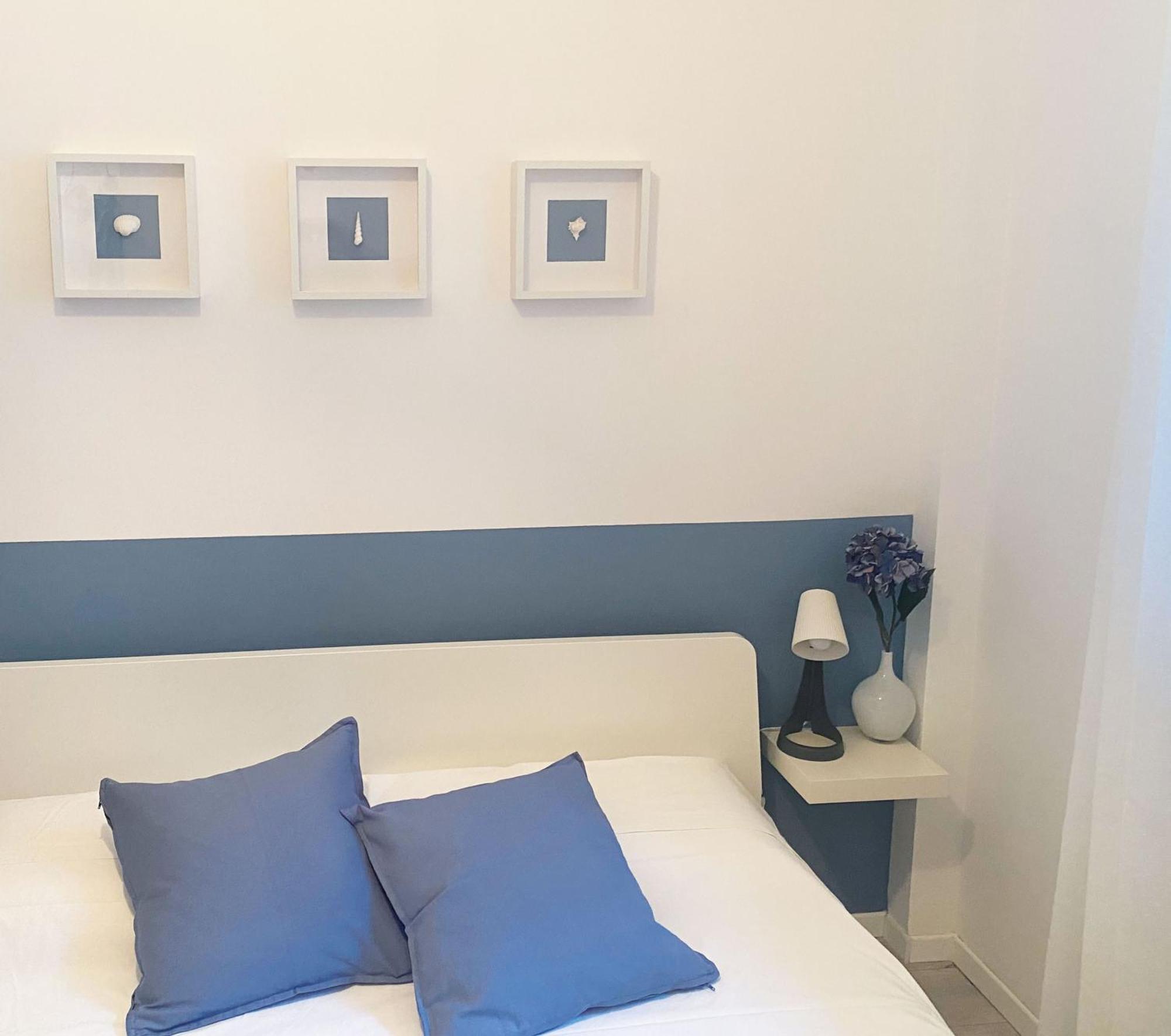 Beautiful Renovated ,next To The ! Air-c, Free Parking! Appartement