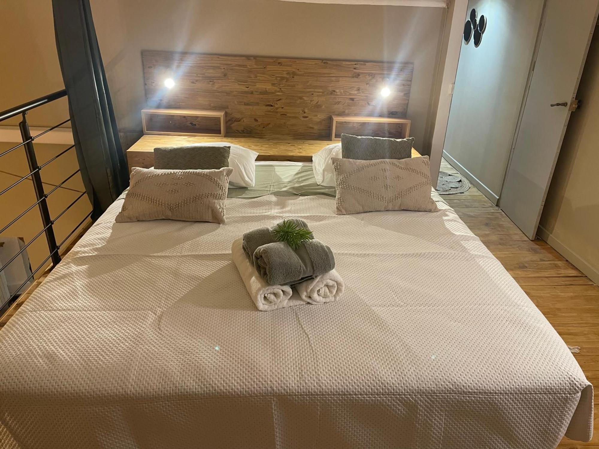 Spacious Loft, Duplex, Old Town, 3 Bedrooms - Easy Check-in *