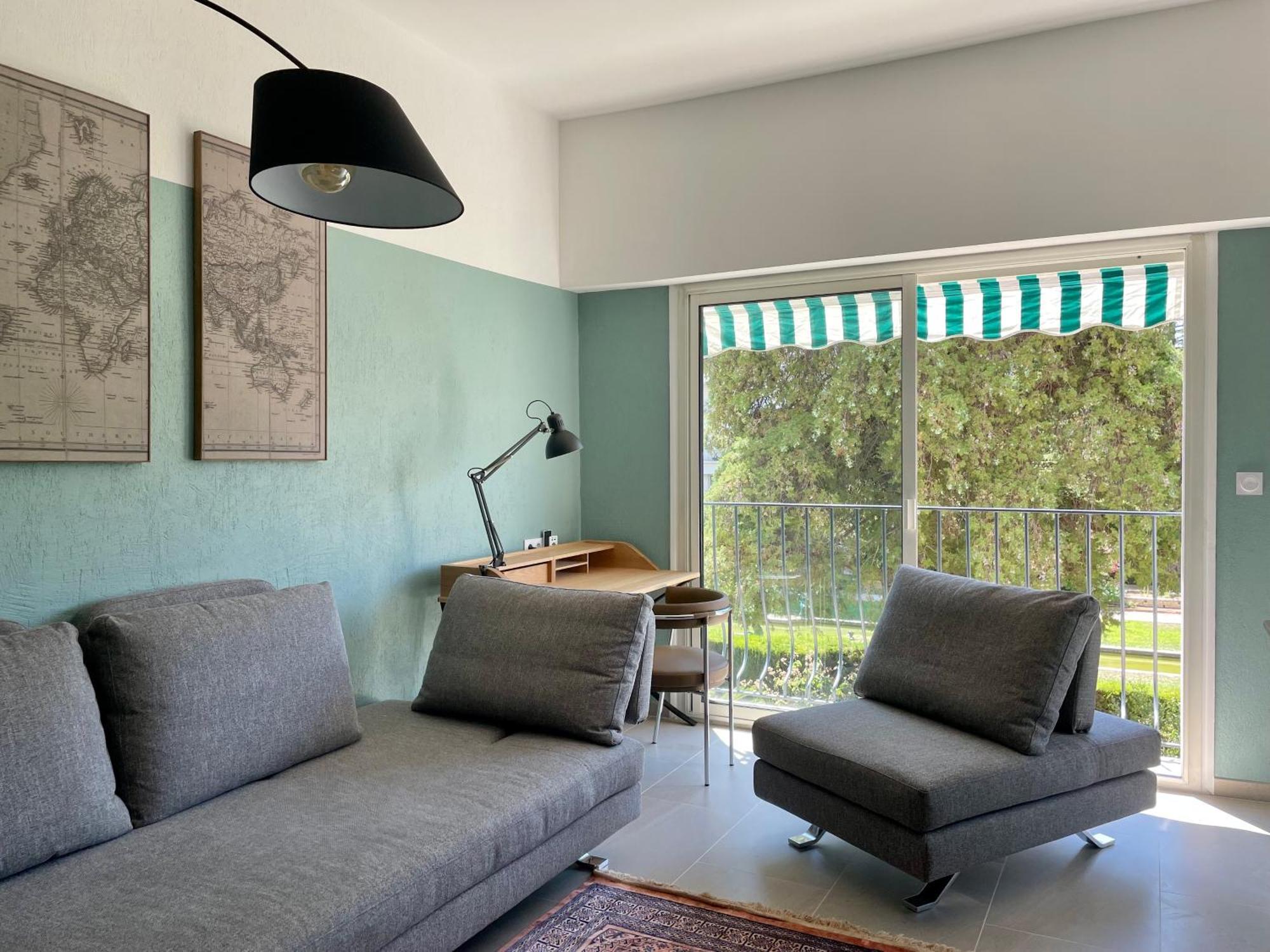 Air-conditioned With Garage Near The Sea Apartment