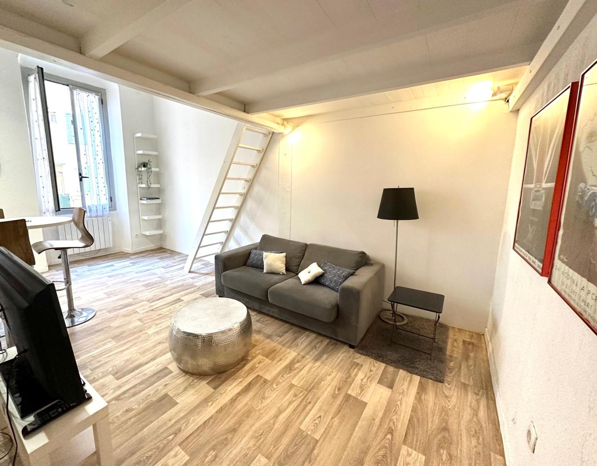 Mezzanine Sur Le Port Apartment