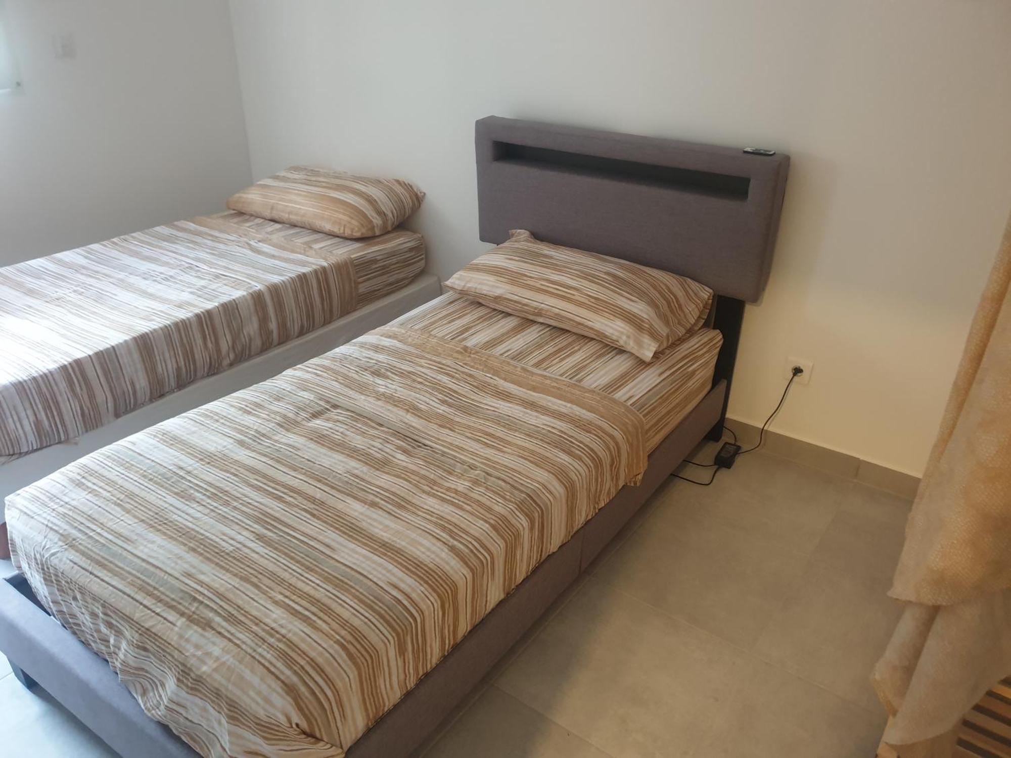 Apartment Renove 2023 Proche Aeroport 5min, Gare Sncf 2 Min, Tramway Au Pied De L'immeuble , Parking Possible, Renovated 2023 Near The Airport 5 Min, Train Station 2 Min, Tram Next To The Building 1 Min, Parking Possible