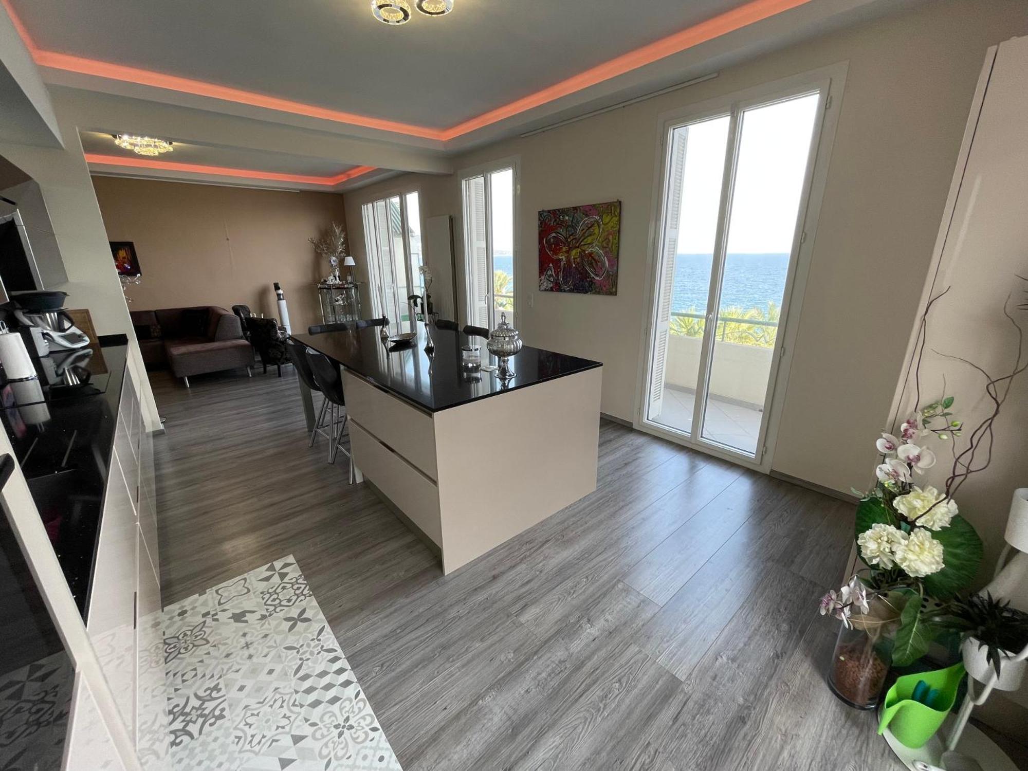 Apartment Derniere Etage Sur La Promenade!