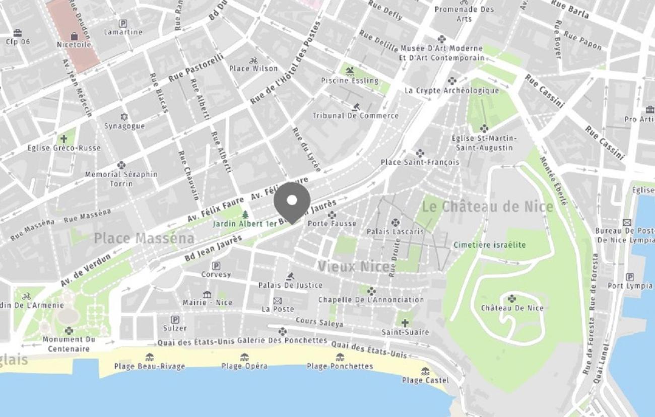 Riviera: Spacious Old Town Near