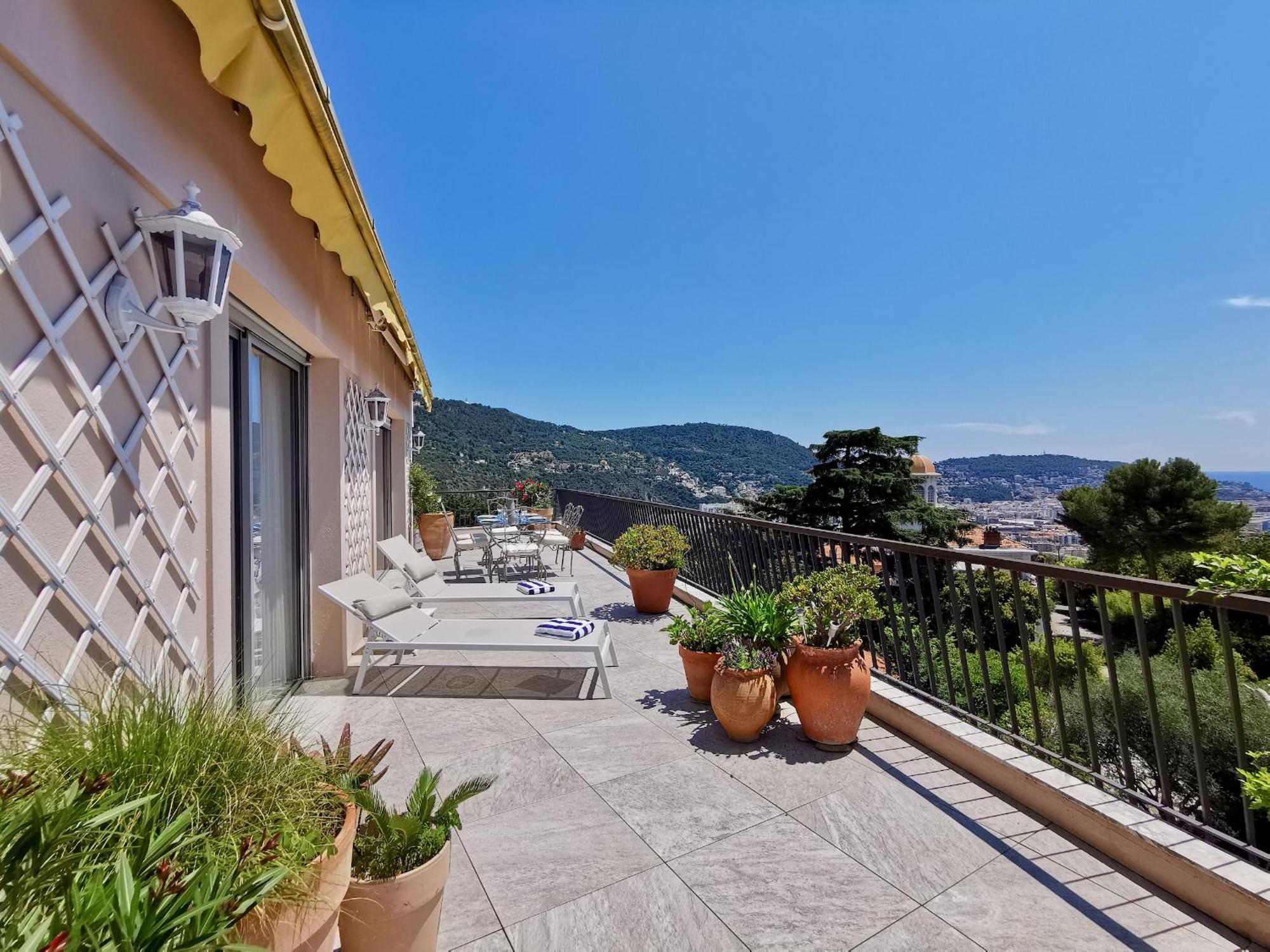 Valegrand Penthouse Sea View By Guys Nice