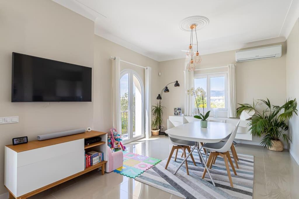 Villa Superbe Toute Equipee, Vue Mer, A 1km Des Plages, Piscine, Barbecue, Jeux Enfants, Mini Golf, Boulodrome, Ping-pong, Parking Prive Nice