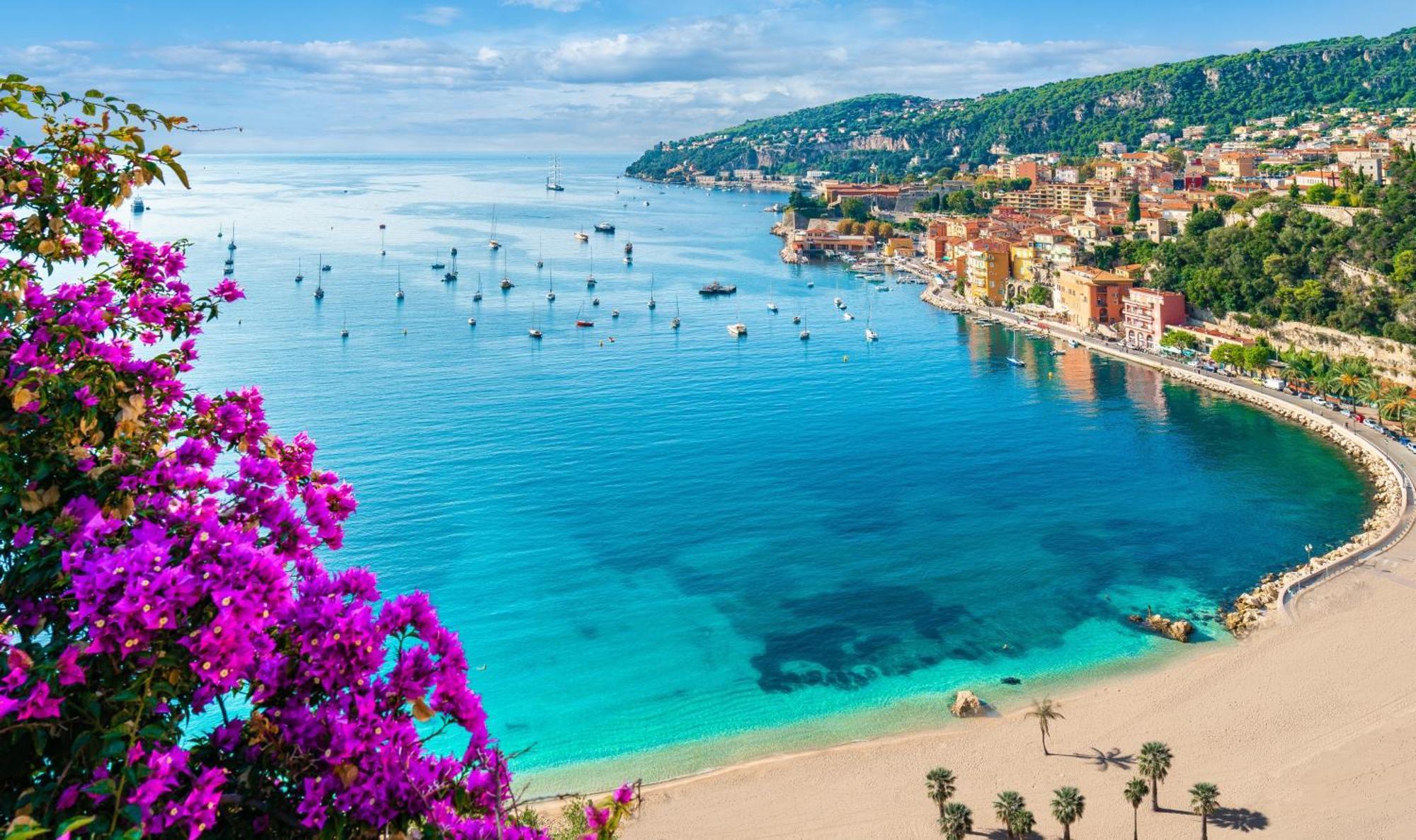 Apartment Promenade: Spacious Air-conditioned Near Nice