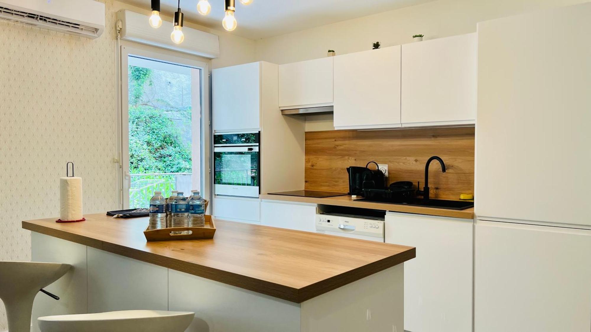 Ondine: Hillside With Pool And Parking In *