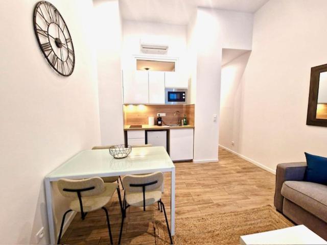 Petite Californie Apartment