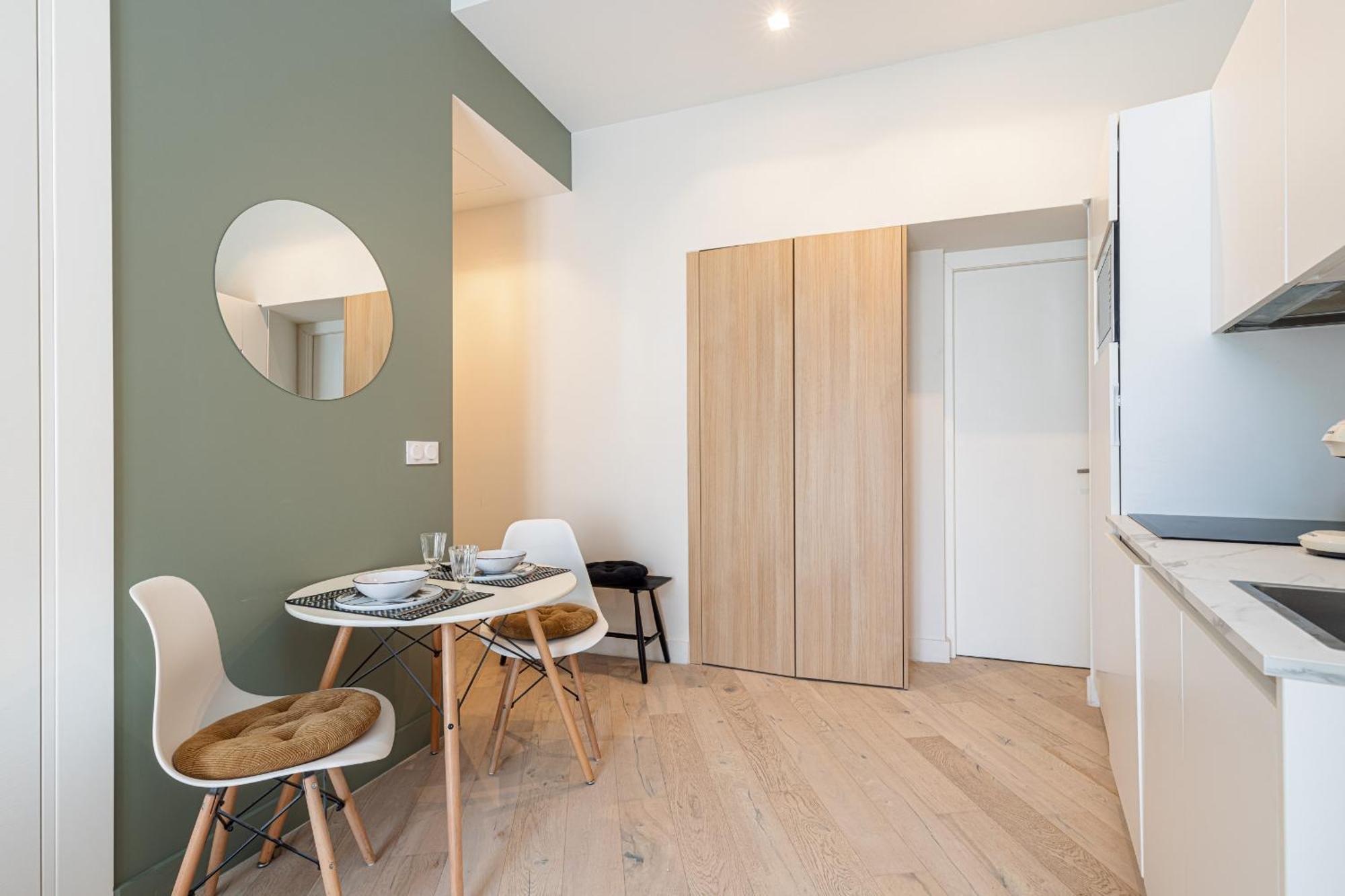 Charming 1 Bdr Nice