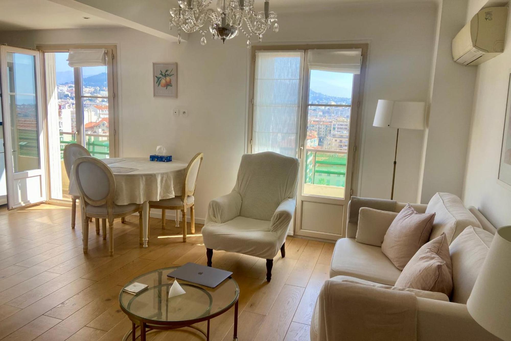 Bright 50 M With Balcony * Nice