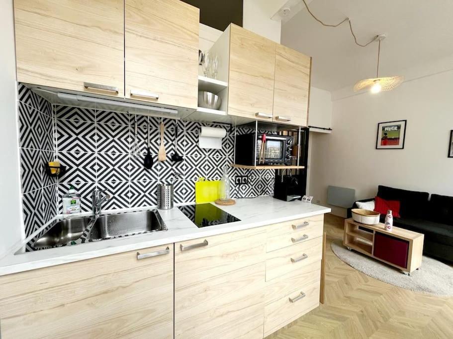Studio Proche Gare Apartment *