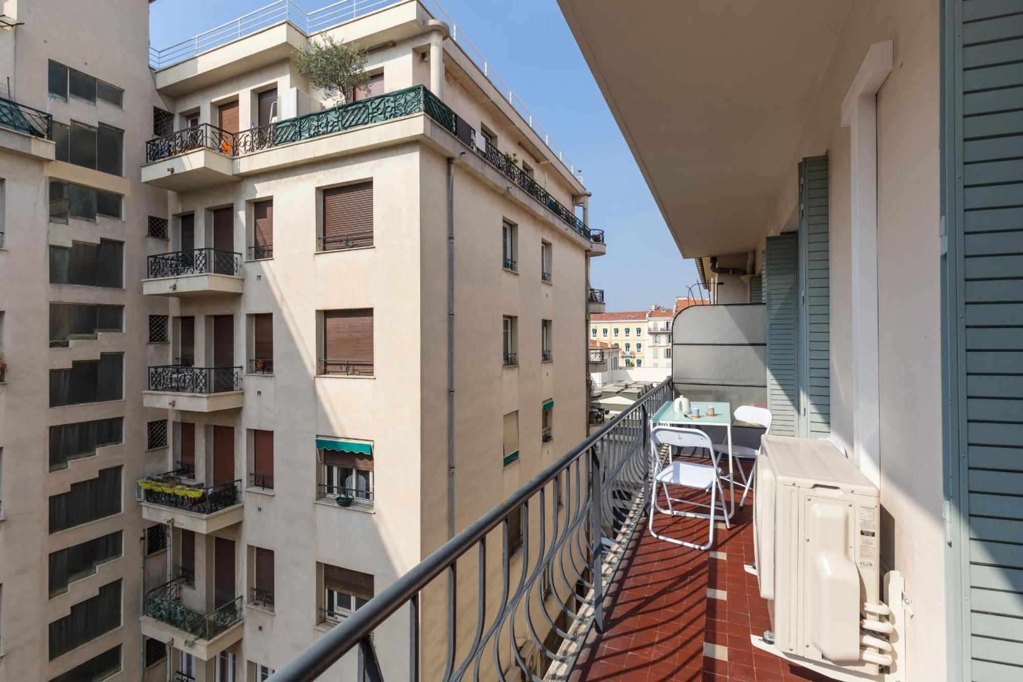 Apartment Ultra Large 2 Bdr Near Massena Square Nice