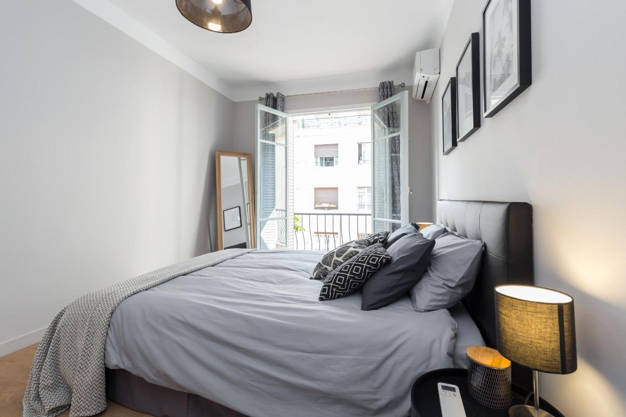 Ultra Large 2 Bdr Near Massena Square Apartment Nice