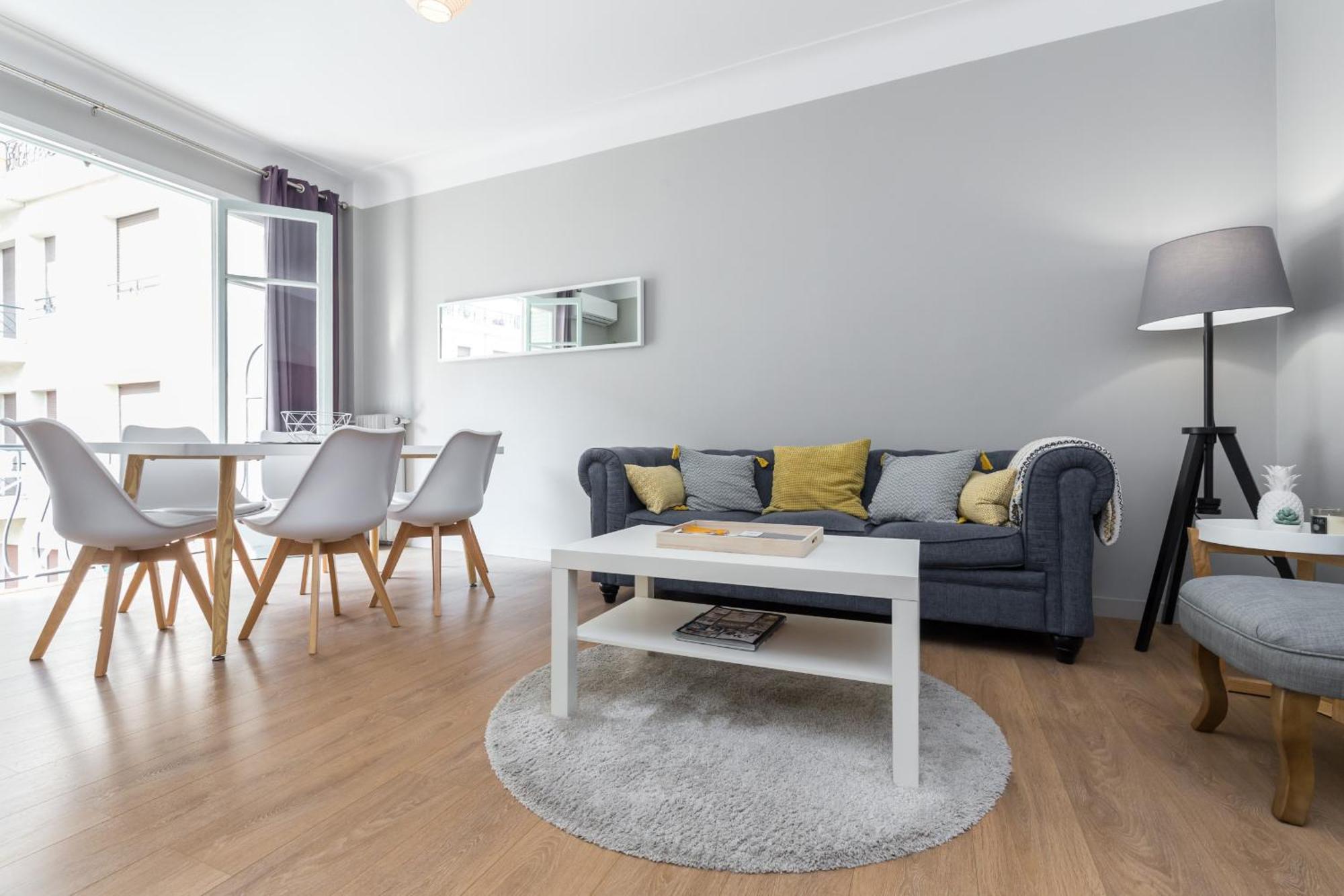 Apartment Ultra Large 2 Bdr Near Massena Square *