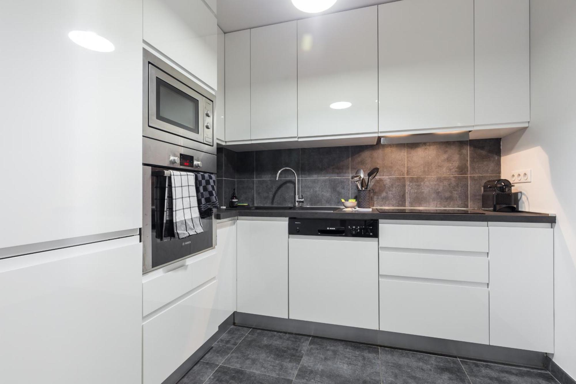 Ultra Large 2 Bdr Near Massena Square Apartment