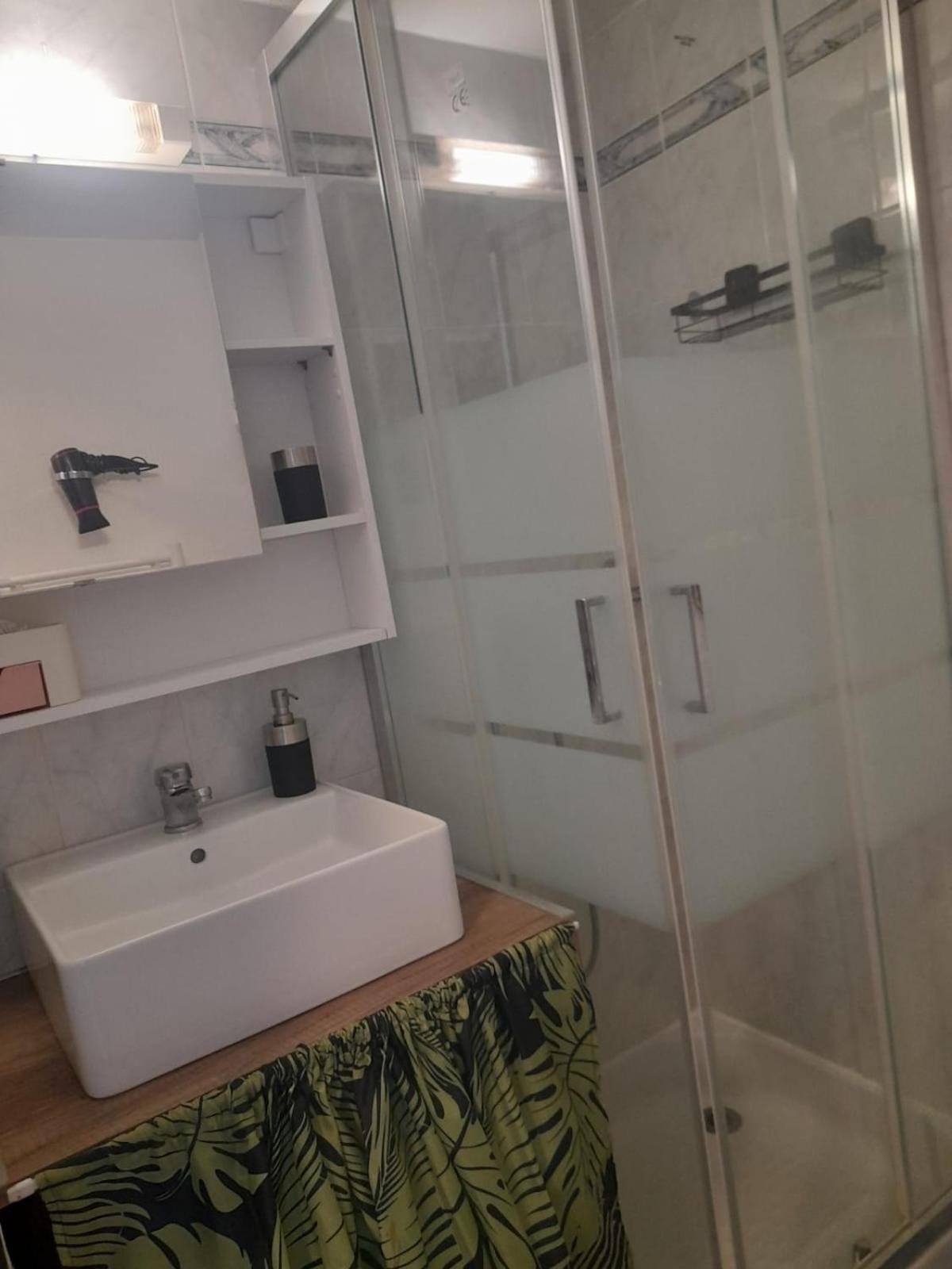 Apartment Studio Climatise, Lumineux A 5 Min De La Promenade Des Anglais *