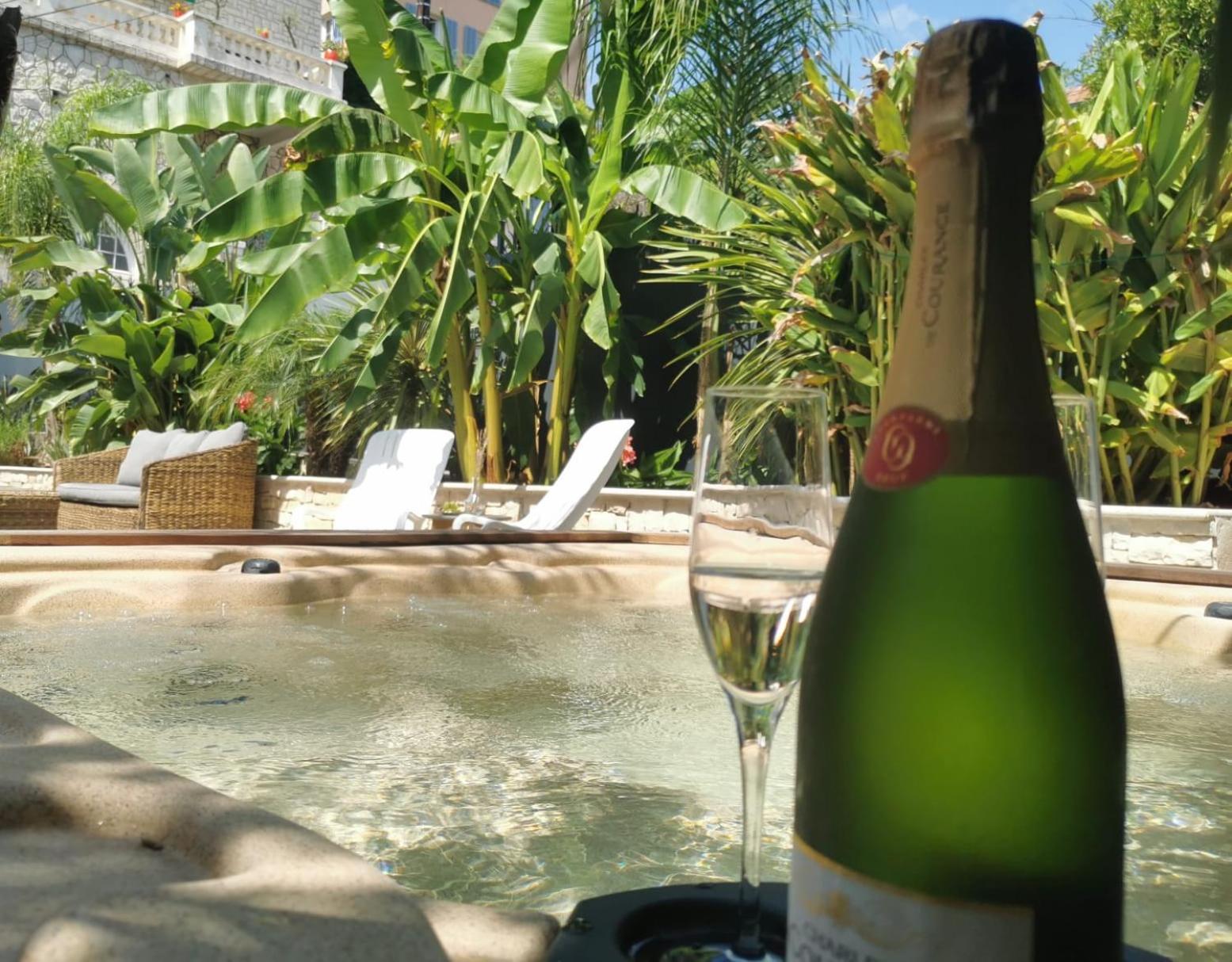 La Petite Nicoise Au Jacuzzi A 3 Min De La