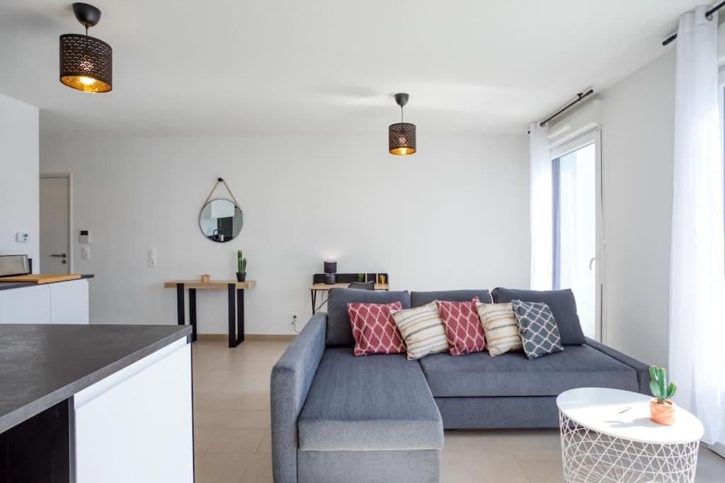 L17 Arenas 3 Balconies 5mins To The Sea * Nice
