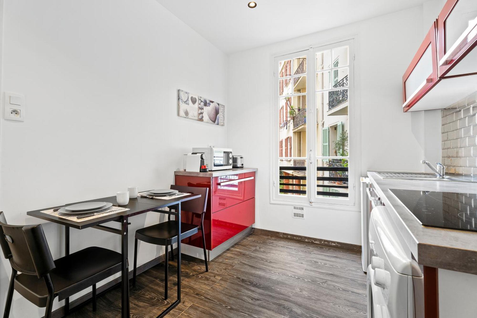 Apartment Renting - Paganini - New Lovely Cosy Flat In Heart Of