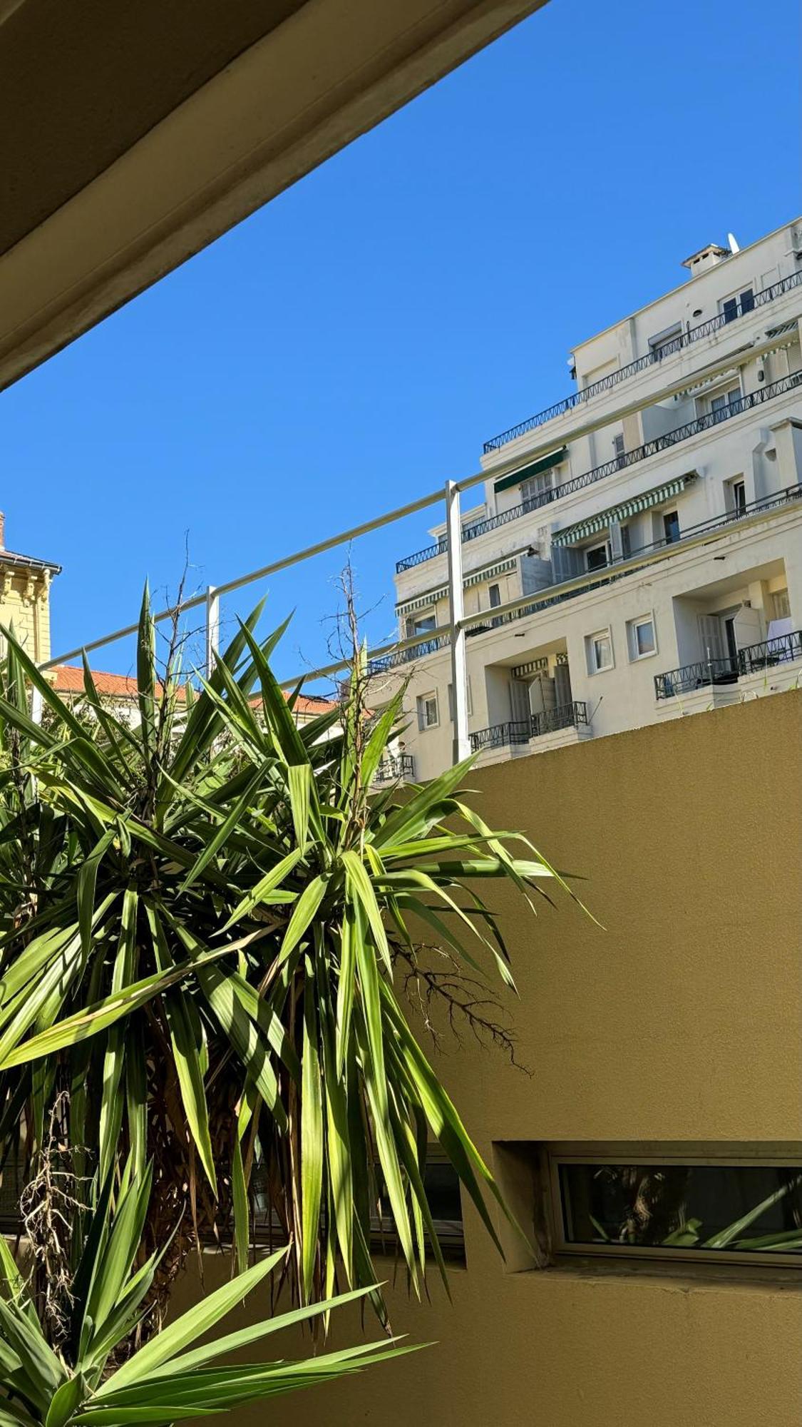 Carre D'or Apartment *