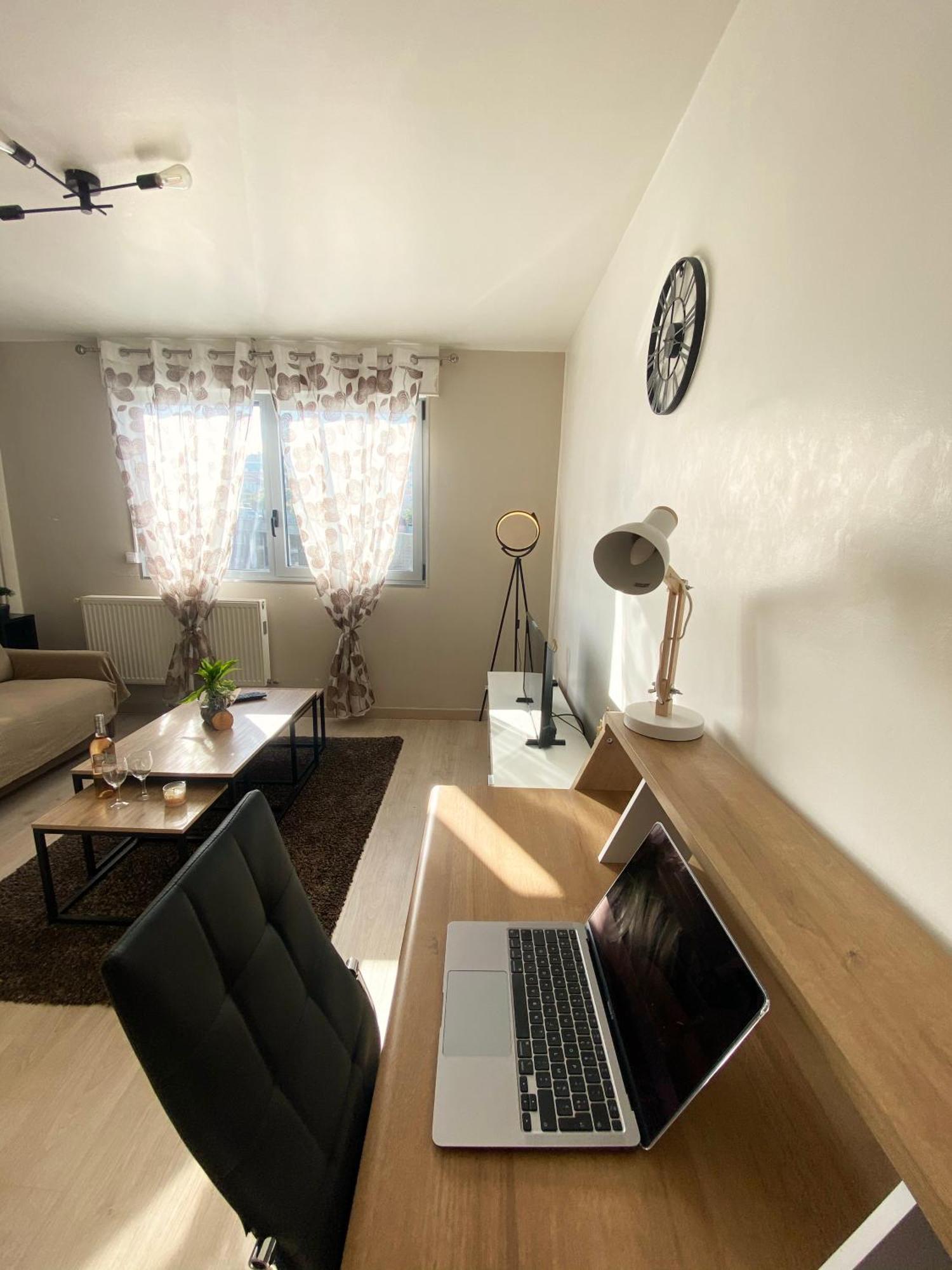 Jolie 2 Pieces Proche De La ! Apartment Nice