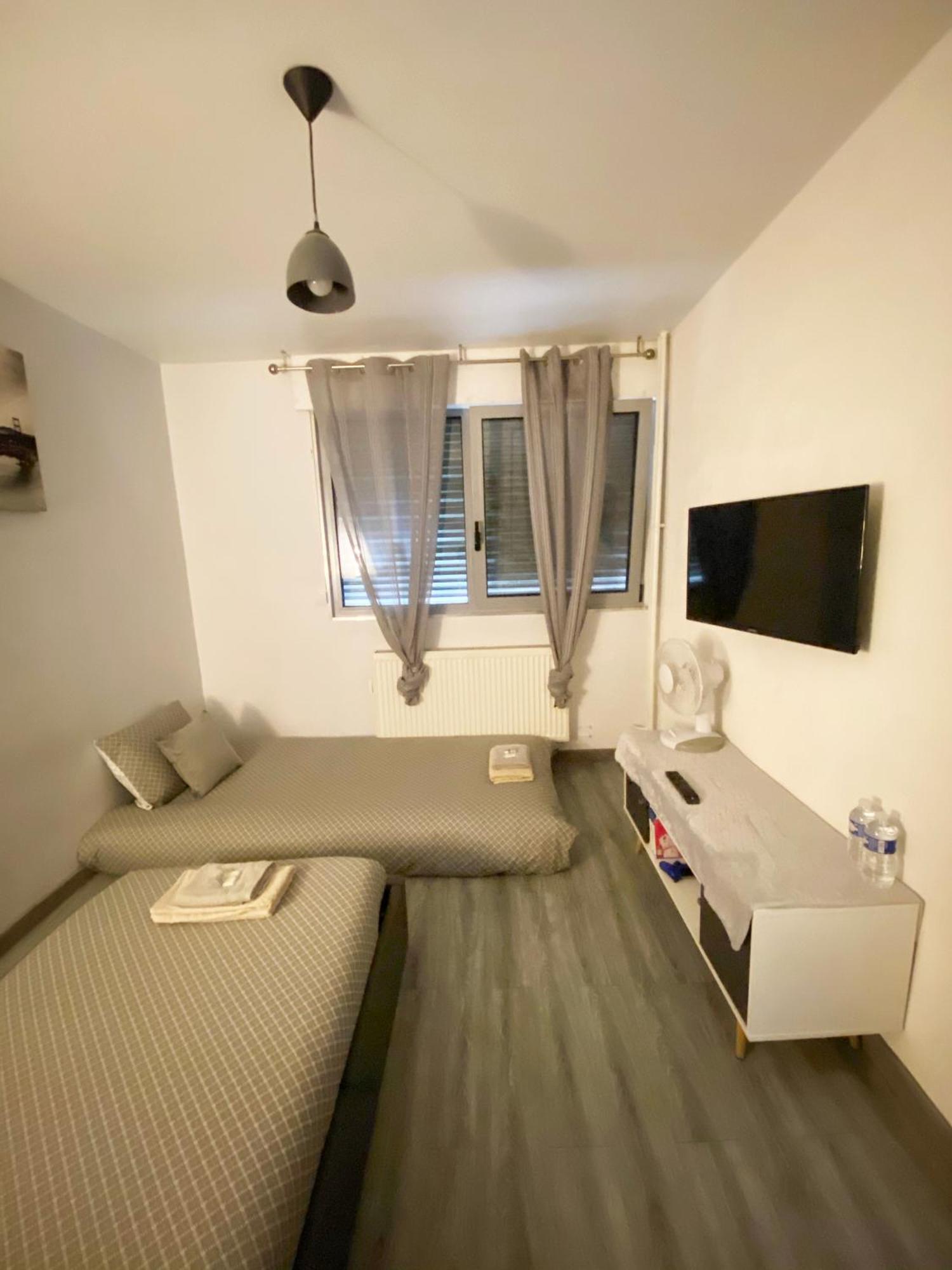 Jolie 2 Pieces Proche De La ! Apartment