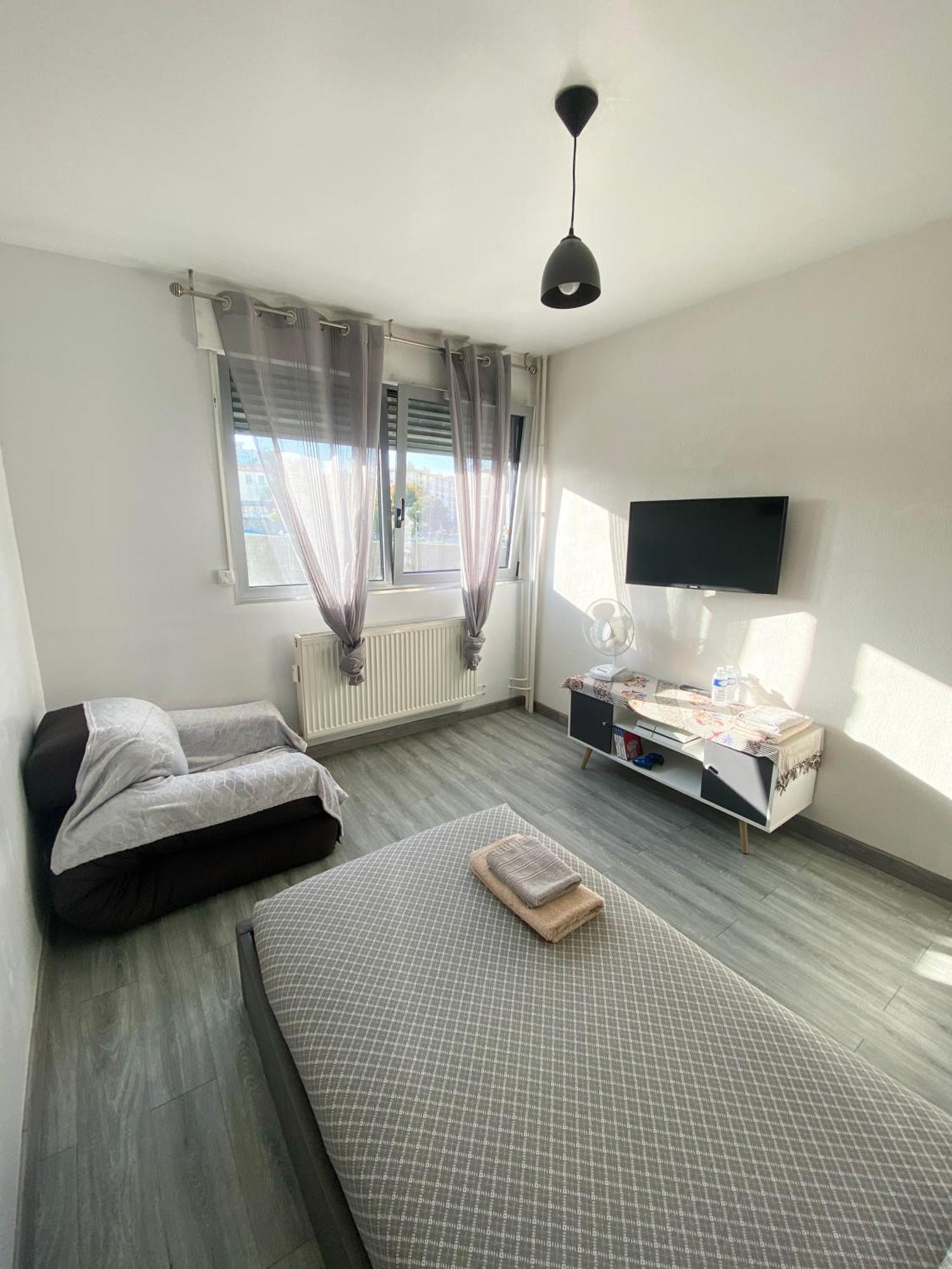 Jolie 2 Pieces Proche De La ! Apartment Nice