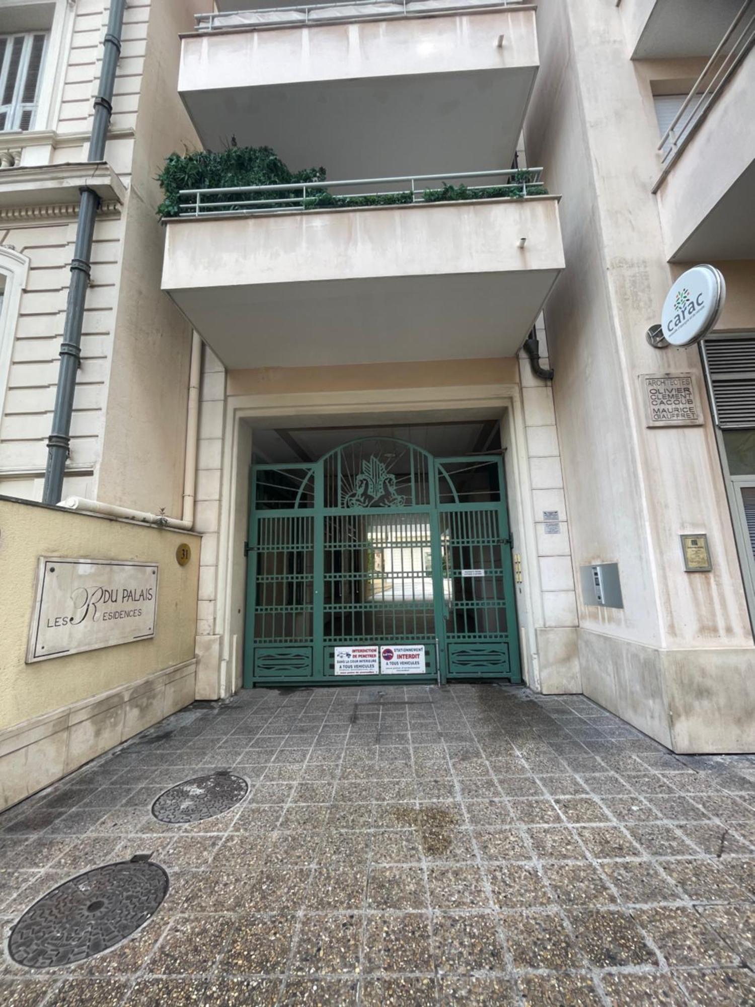 Apartment Spacious In The Center Of Near The Sea *