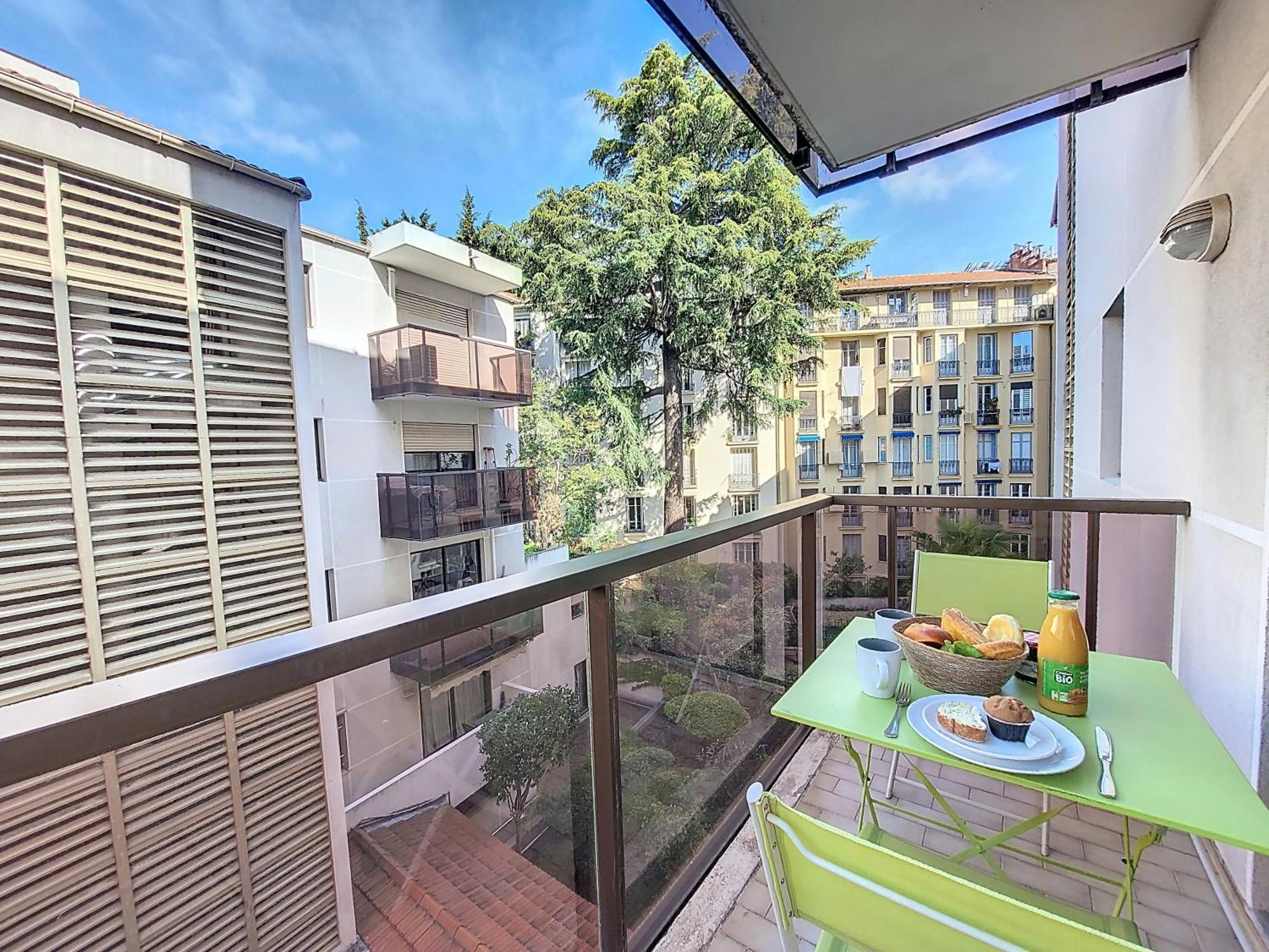 Nestor&jeeves - Rivoli Palm - Center - Very Close Sea