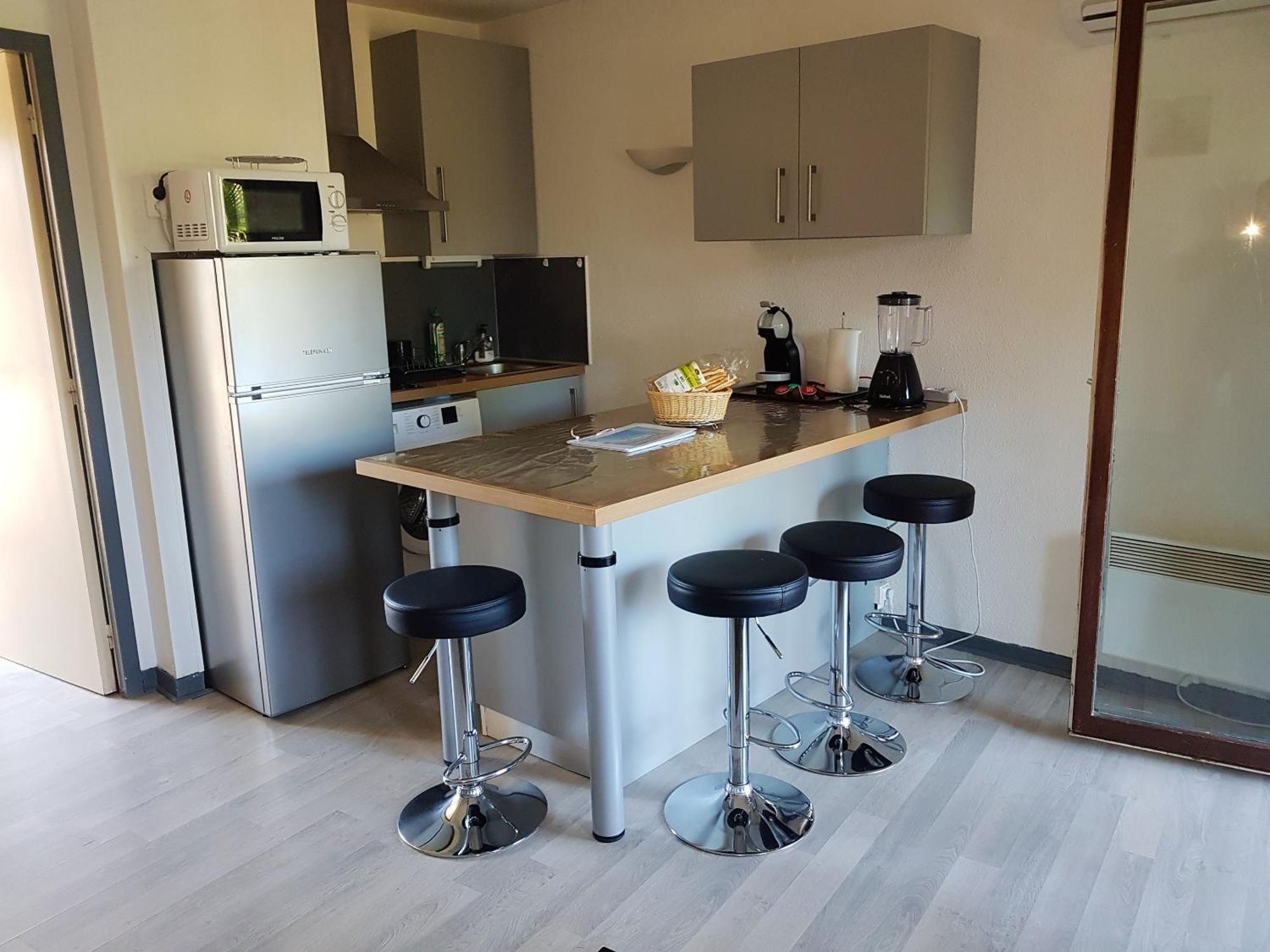 Confortable A 25 M² Avec Piscine Partagee Nice