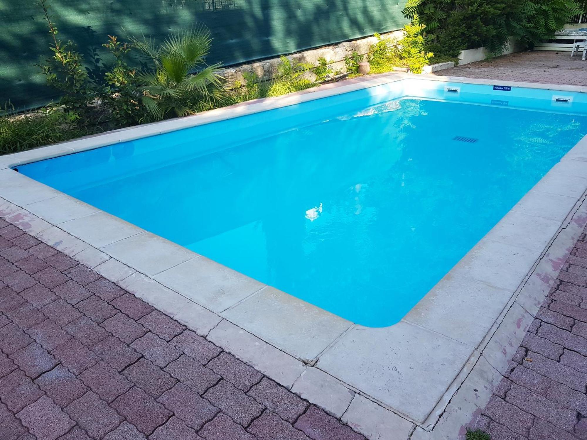 Confortable A 25 M² Avec Piscine Partagee *
