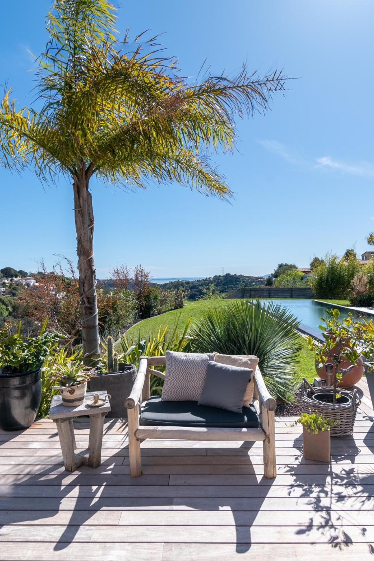 De Luxe Piscine Vue Villa