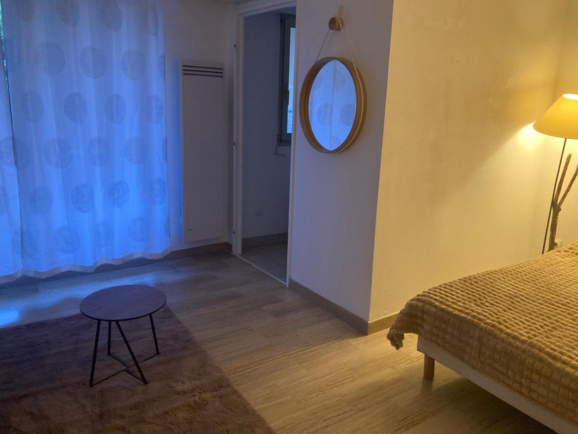 Grand Terrasse Et Piscine *