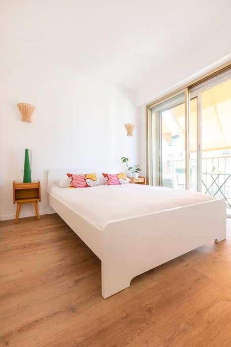 Apartment L2 2p Moliere Balcons/ac/wifi/5mins Tram & 10mins *