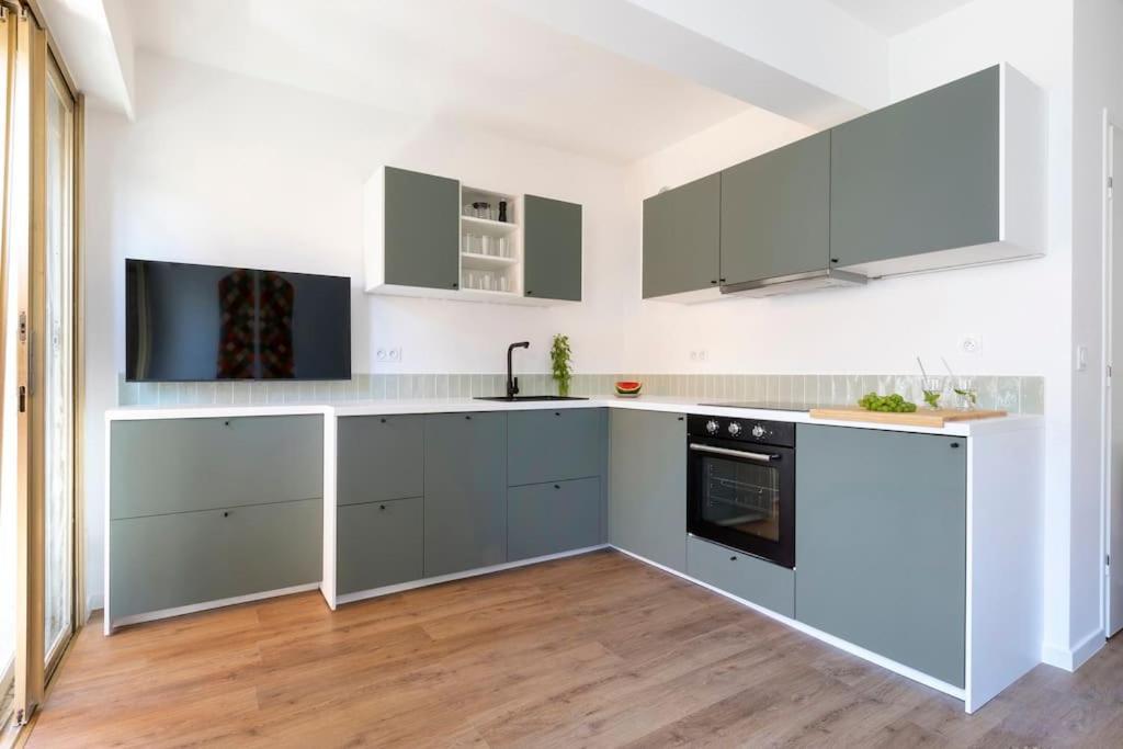 L2 2p Moliere Balcons/ac/wifi/5mins Tram & 10mins Apartment Nice