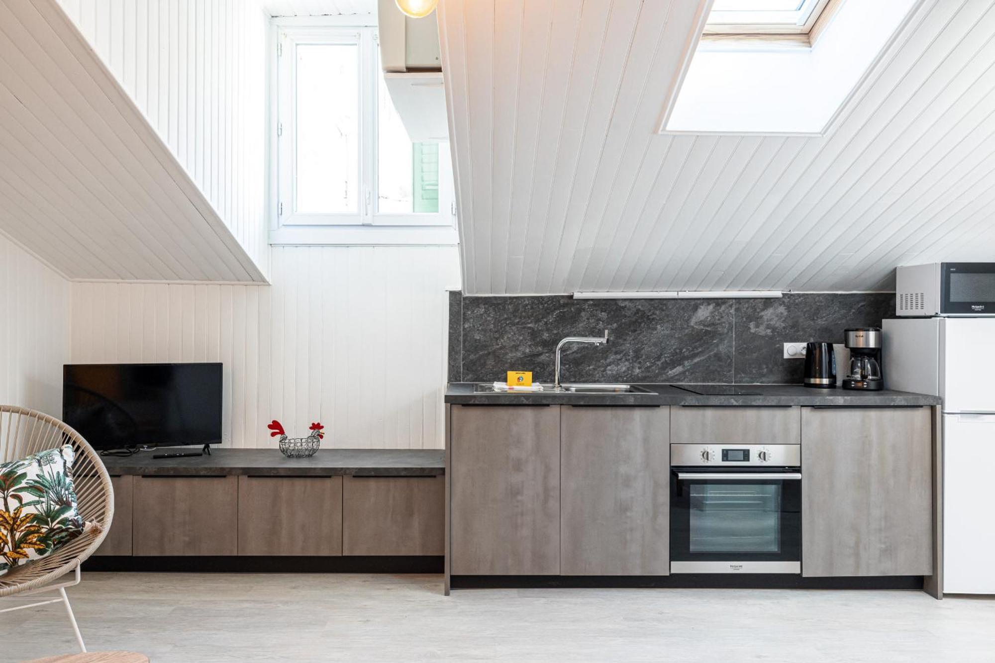 Quiet 1 Bdr At Port *