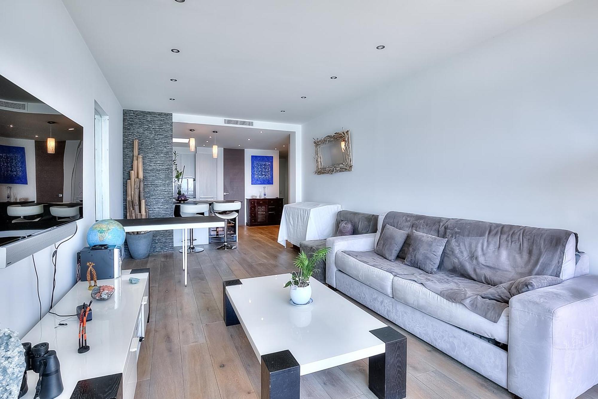 Apartment Le Florentina, Dernier Etage Avec Terrasse, Vue Sur La Baie Des Anges