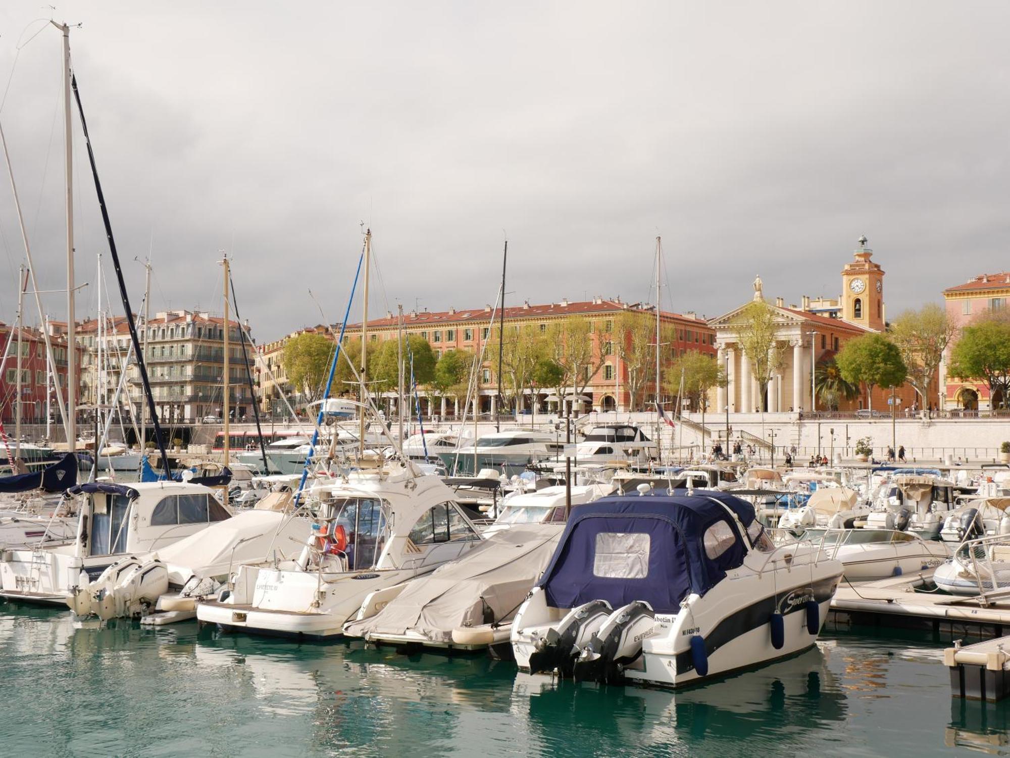 Lovely - Port De Nice