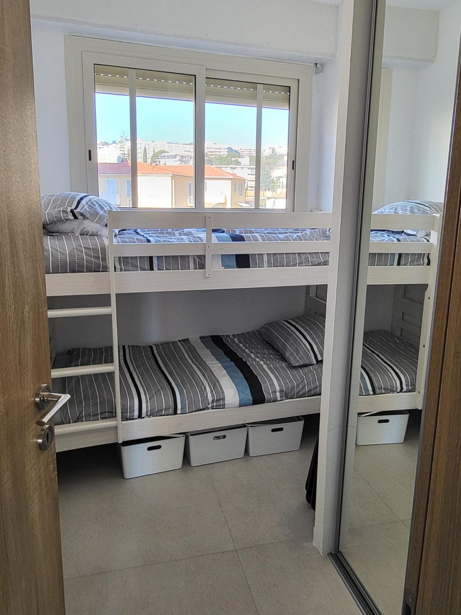 Promenade Des Apartment