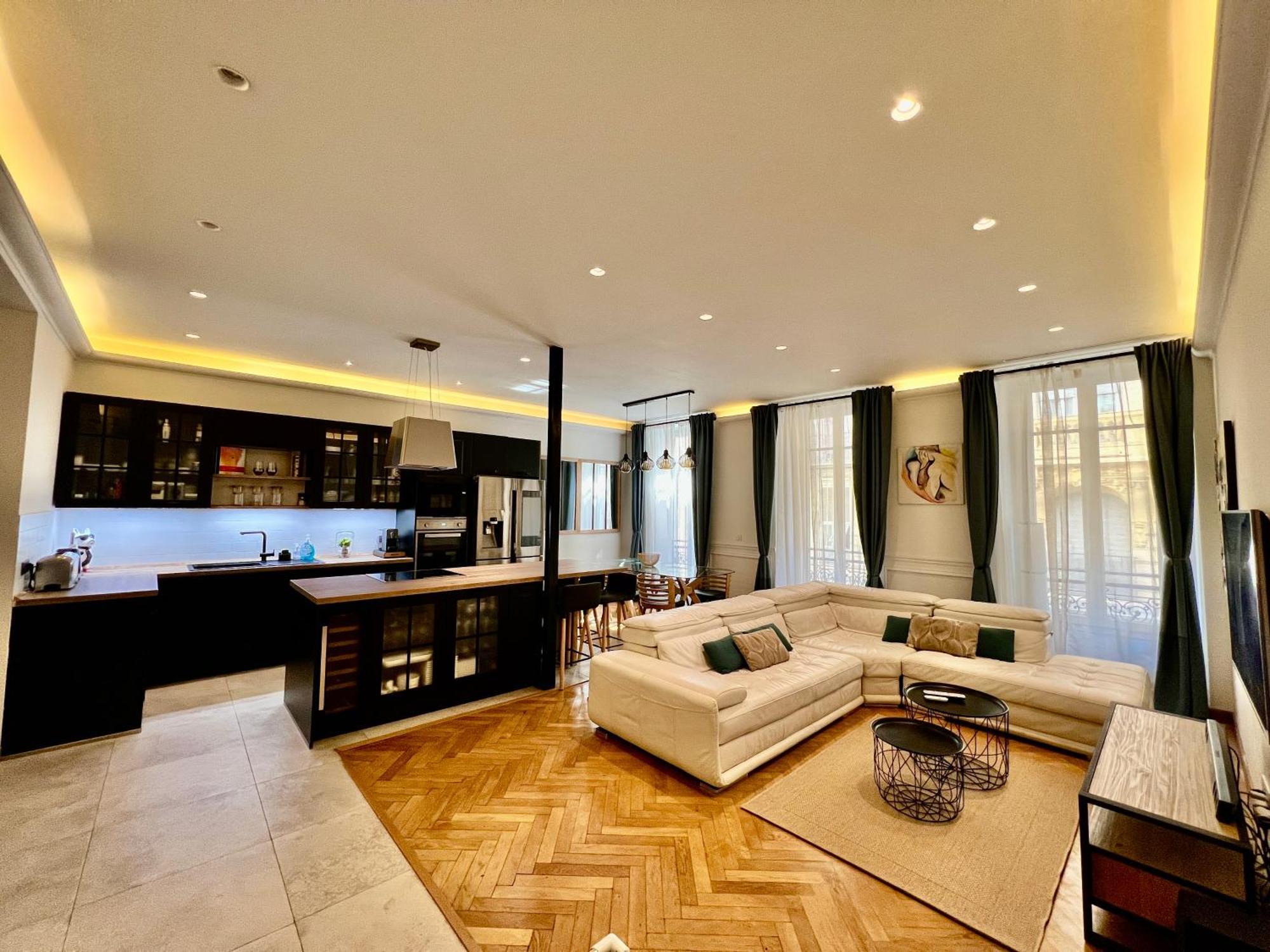 Urban4 Apartment