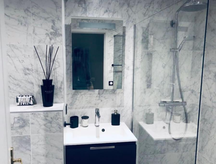 Apartment Stylish 4-star Cocoon In The Heart Of Le Marais Nicois Nice