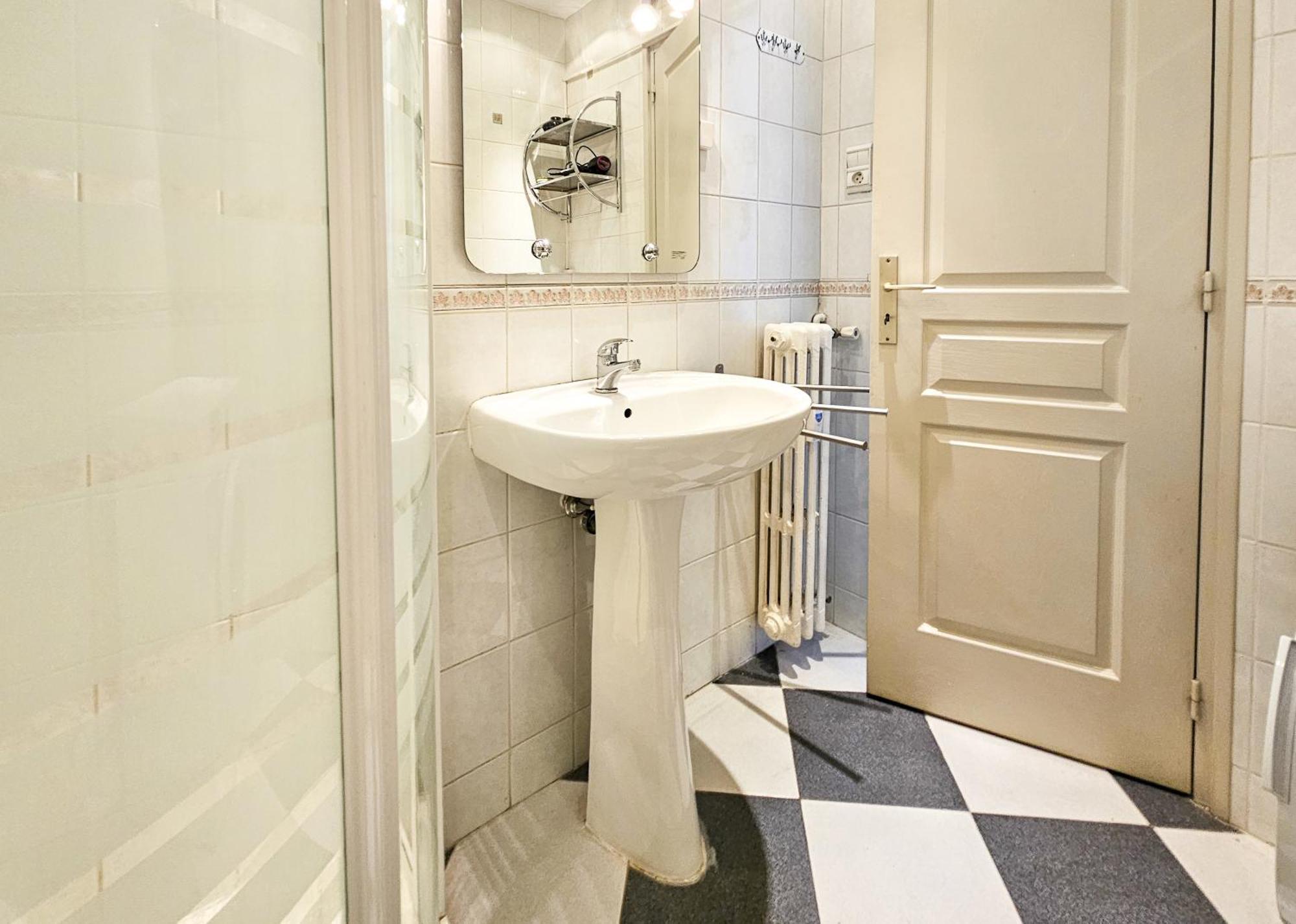 Alba Budget 2 Pers Wifi Ac Apartment Nice