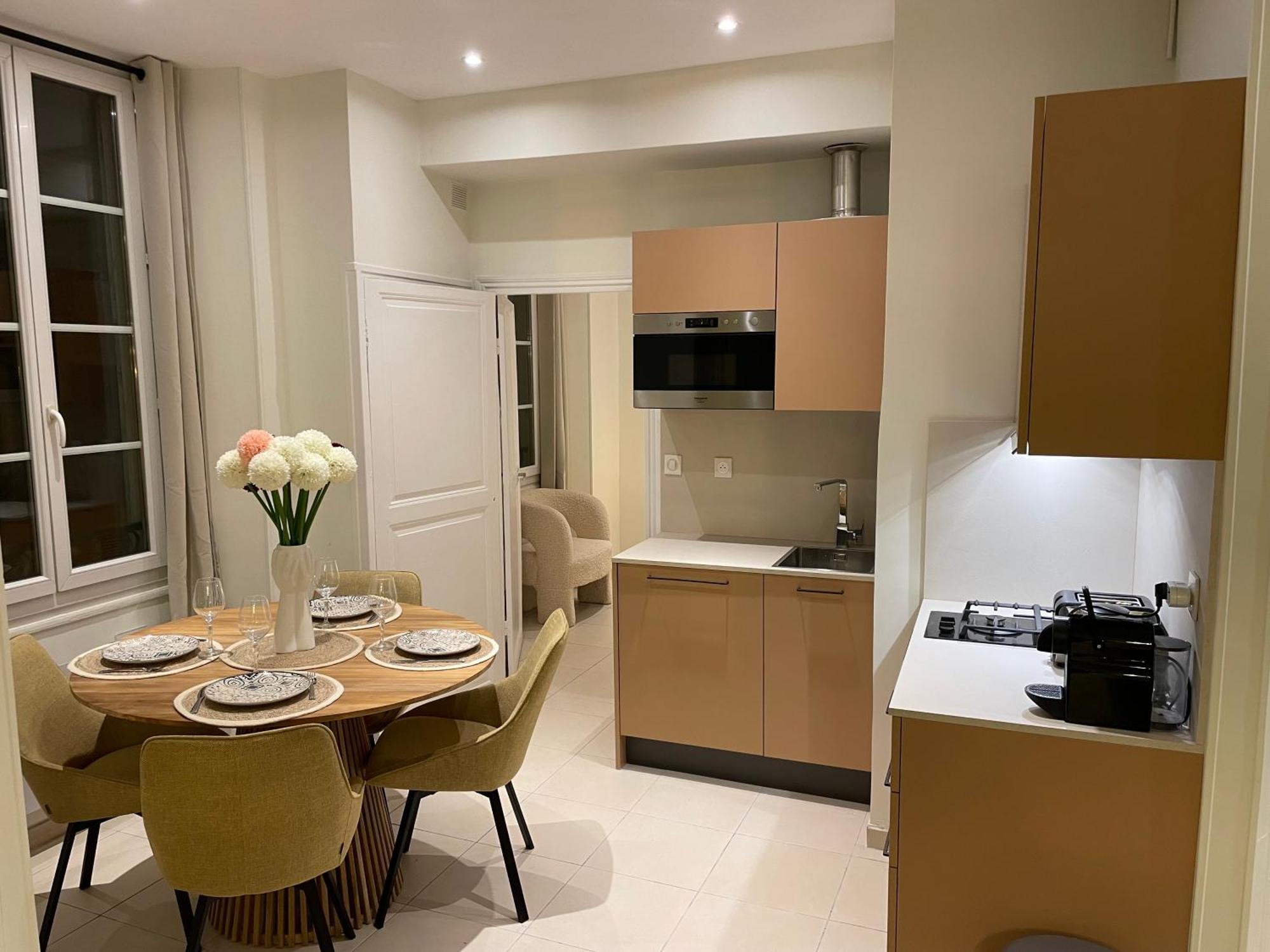 Magnifique 2pc Luxe Place Du Pin Le Port Nice
