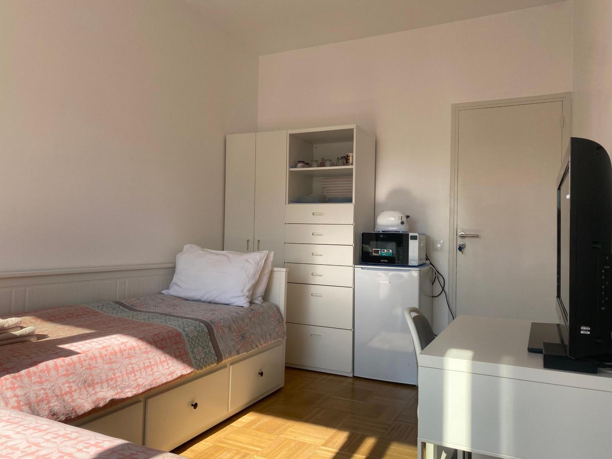 Mirela's Private With Key, Ac, Lift & Balcony In The Center Of On The Cote D'azur Homestay *