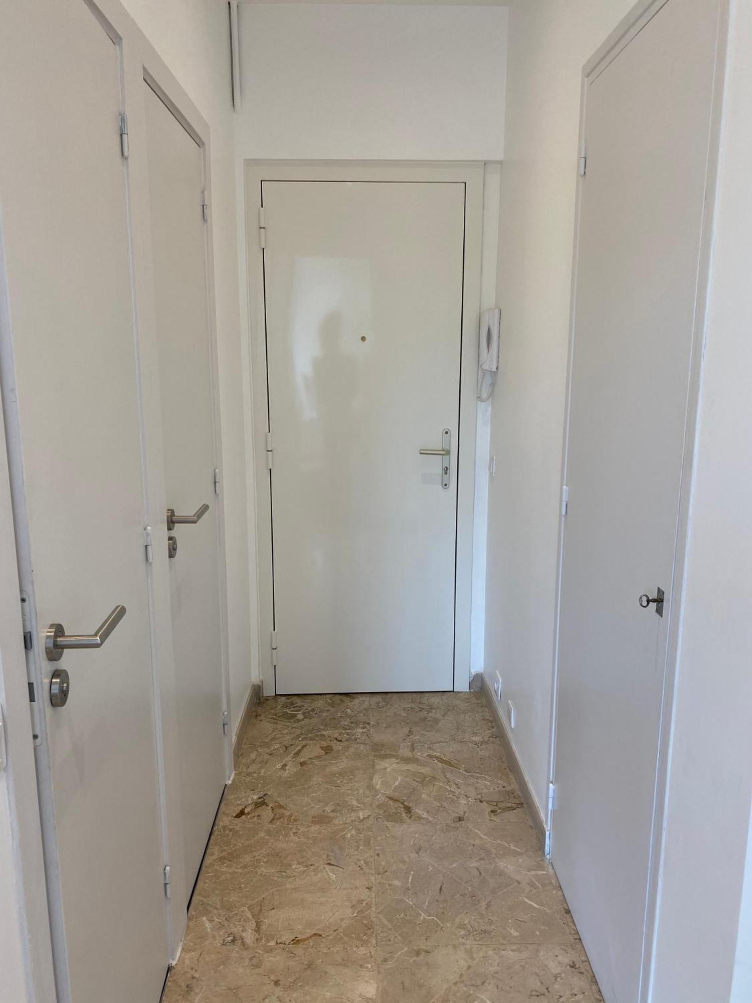 Mirela's Private With Key, Ac, Lift & Balcony In The Center Of On The Cote D'azur Homestay *