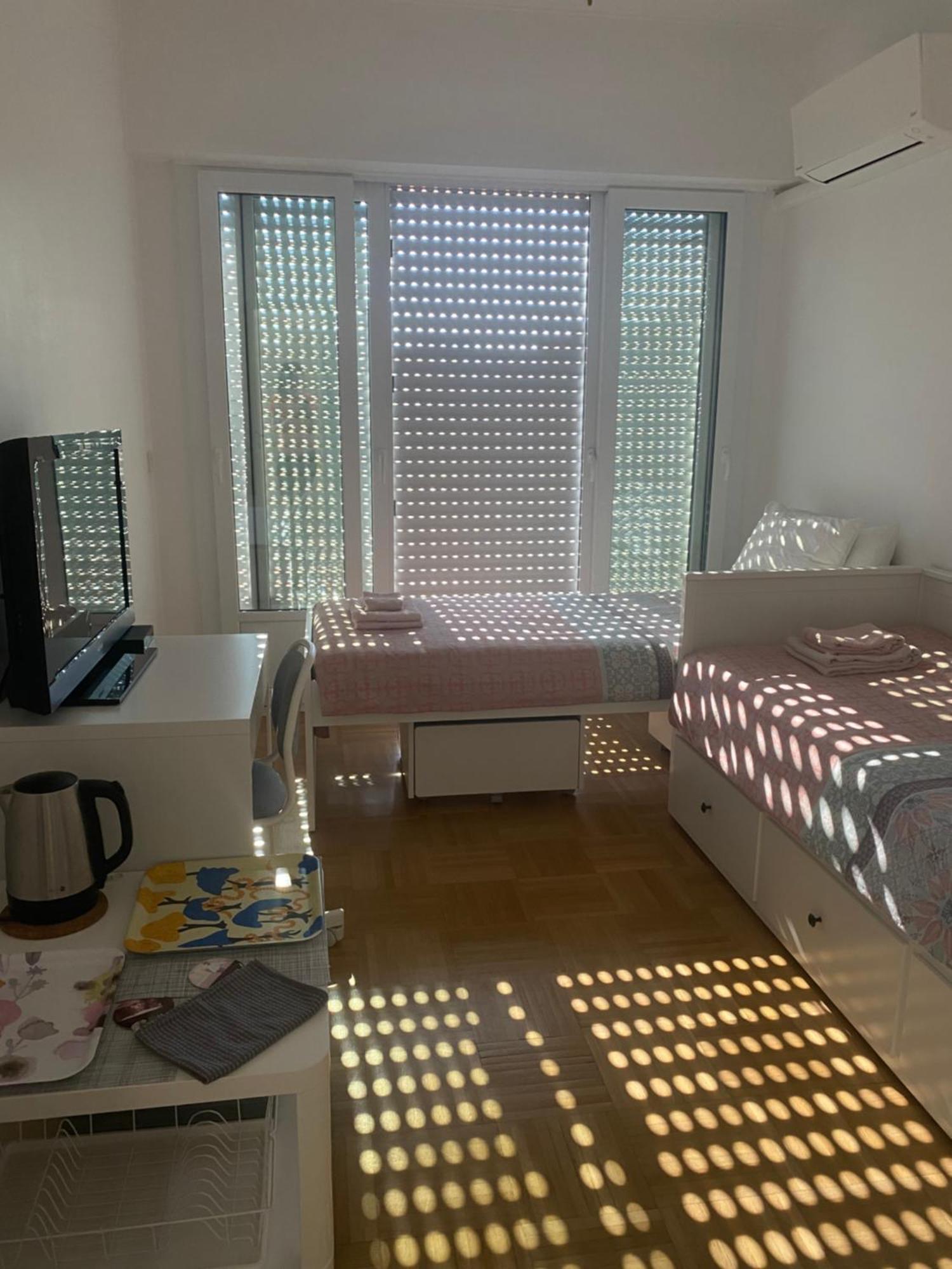 Mirela's Private With Key, Ac, Lift & Balcony In The Center Of On The Cote D'azur Homestay Nice